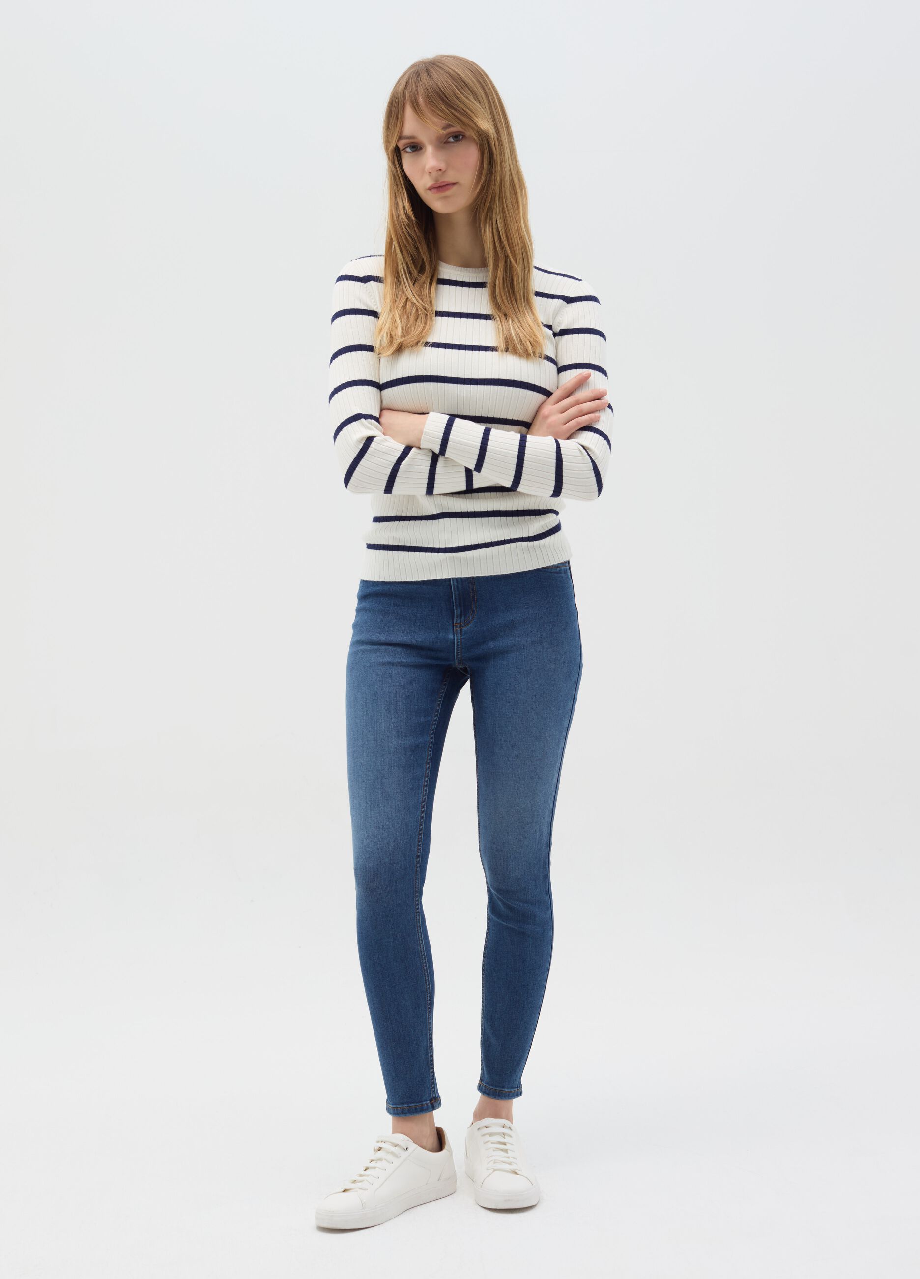 Flat ribbed top with striped pattern