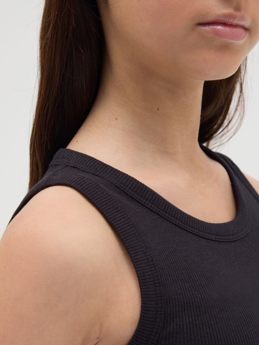 Top da ragazza in cotone elasticizzato nero regular fit_2