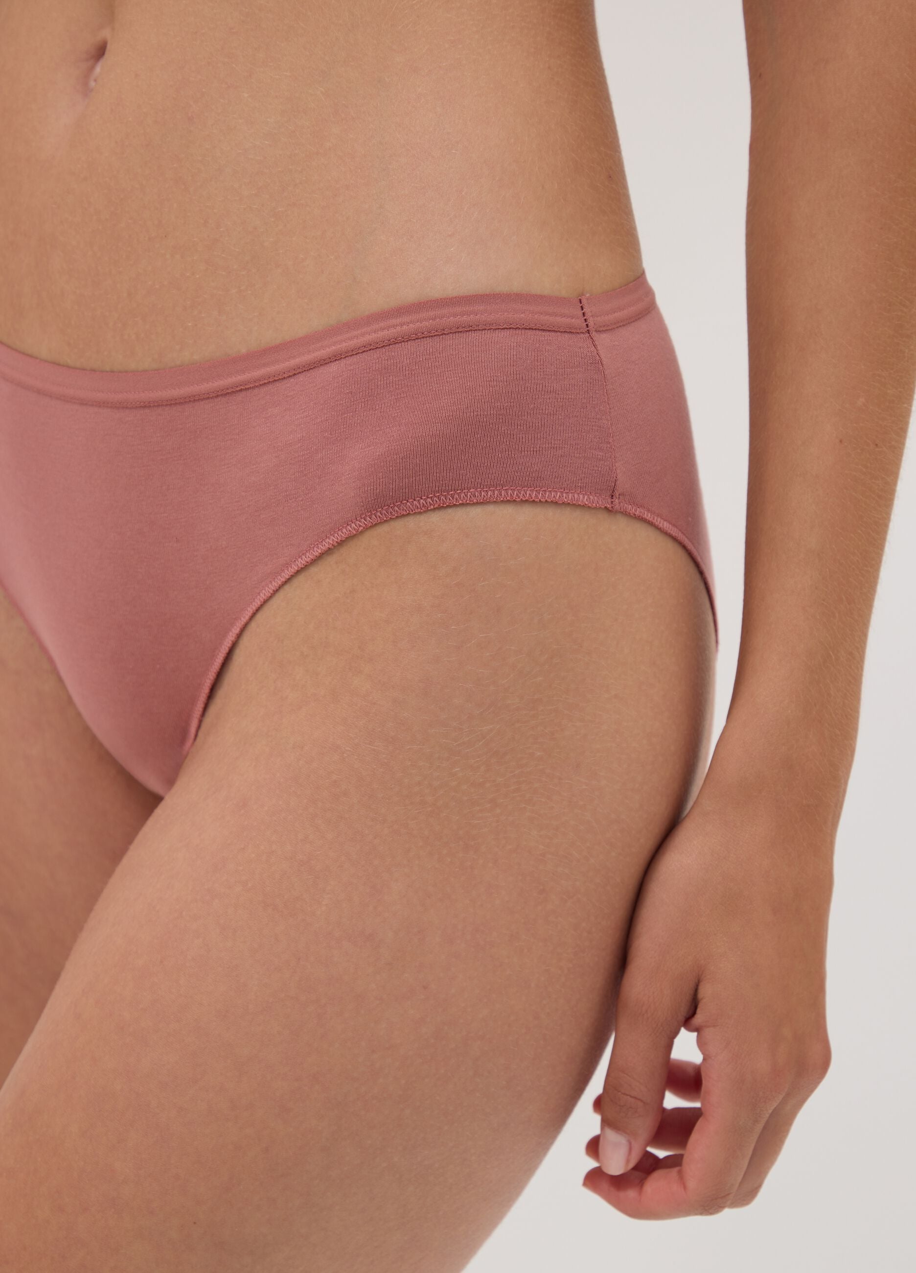 Multipack di cinque slip multicolor in cotone organico e viscosa elasticizzato