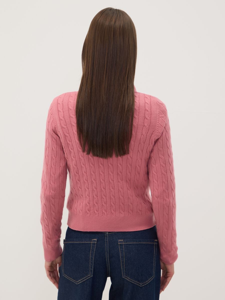 Maglia girocollo rosa a trecce regular fit_3