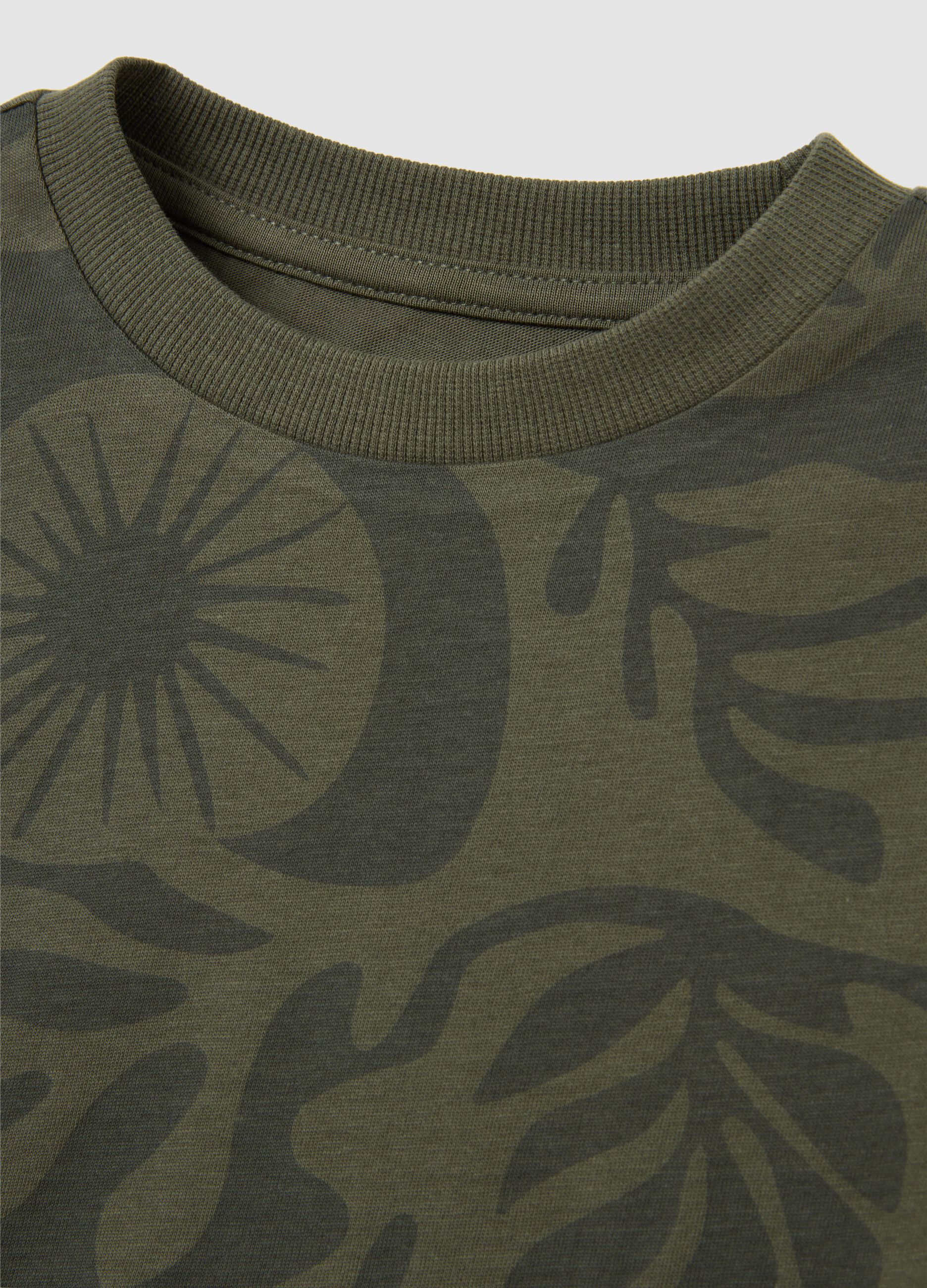 Kid's green pure cotton T-shirt with regular fit and print