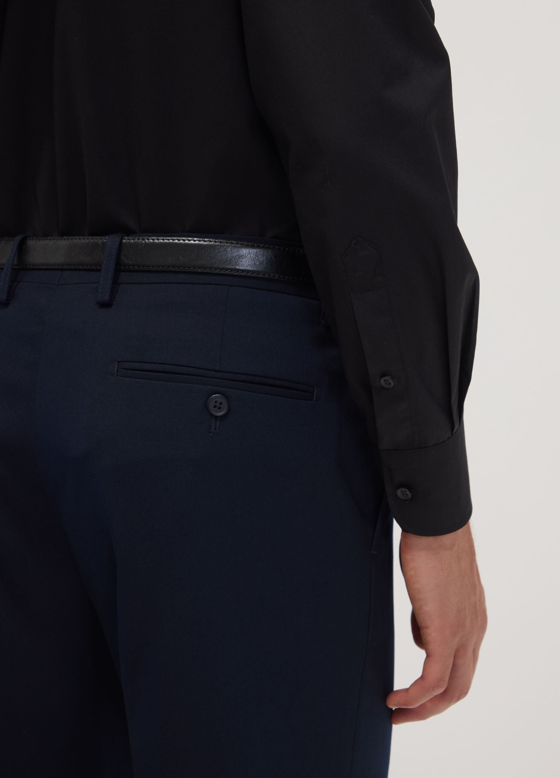 Camicia nera slim fit con colletto classico easy iron