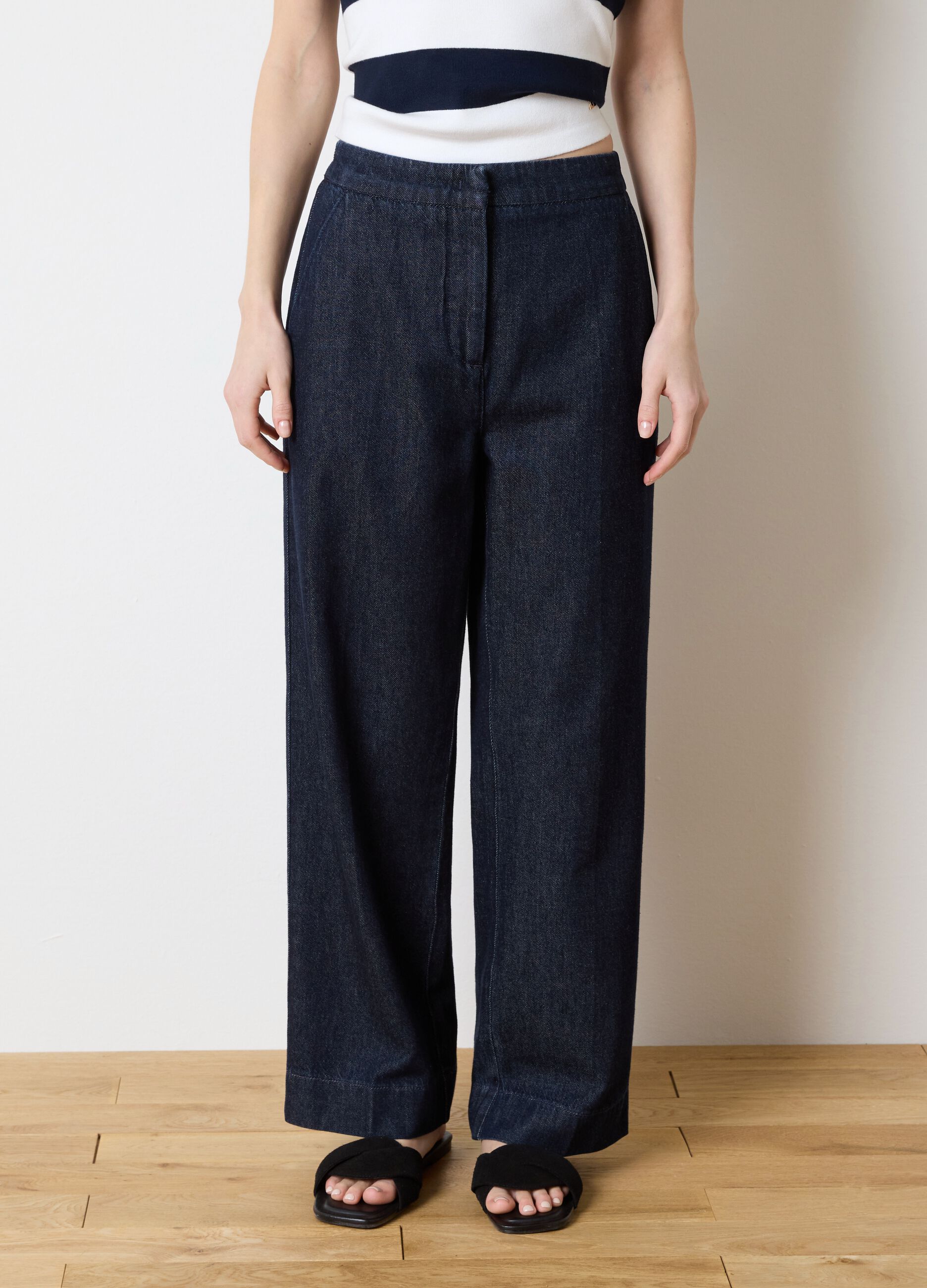 Dark blue relaxed-fit jeans