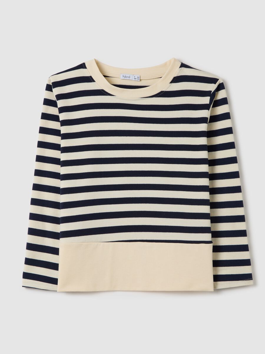 Blue and white striped top with long sleeves_4