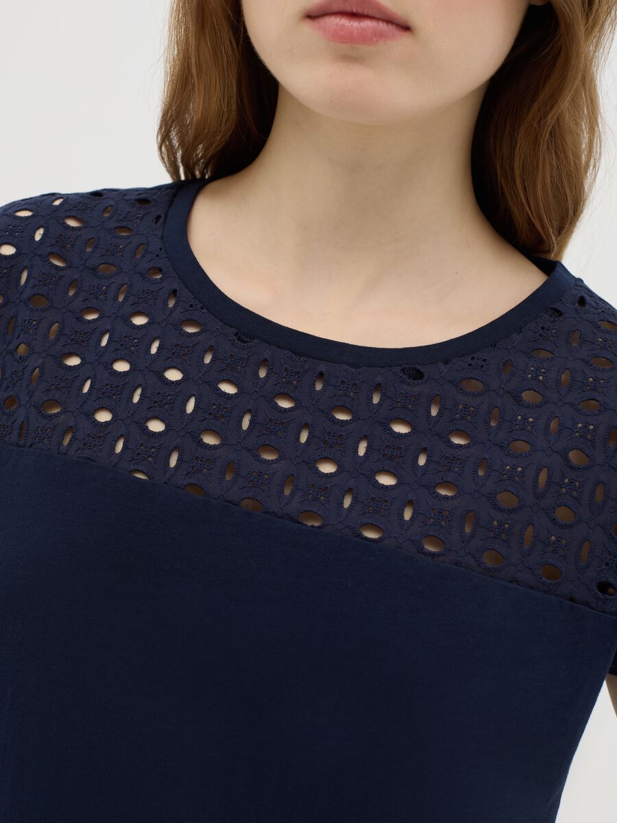 Blue short sleeve T-shirt with perforated details_2