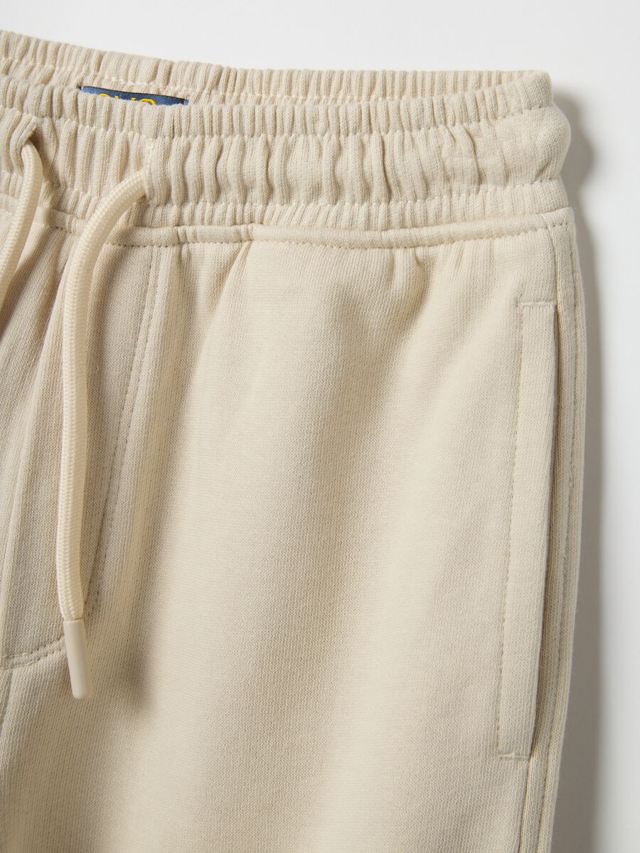 Kids' beige jogger trousers in pure cotton regular fit_2