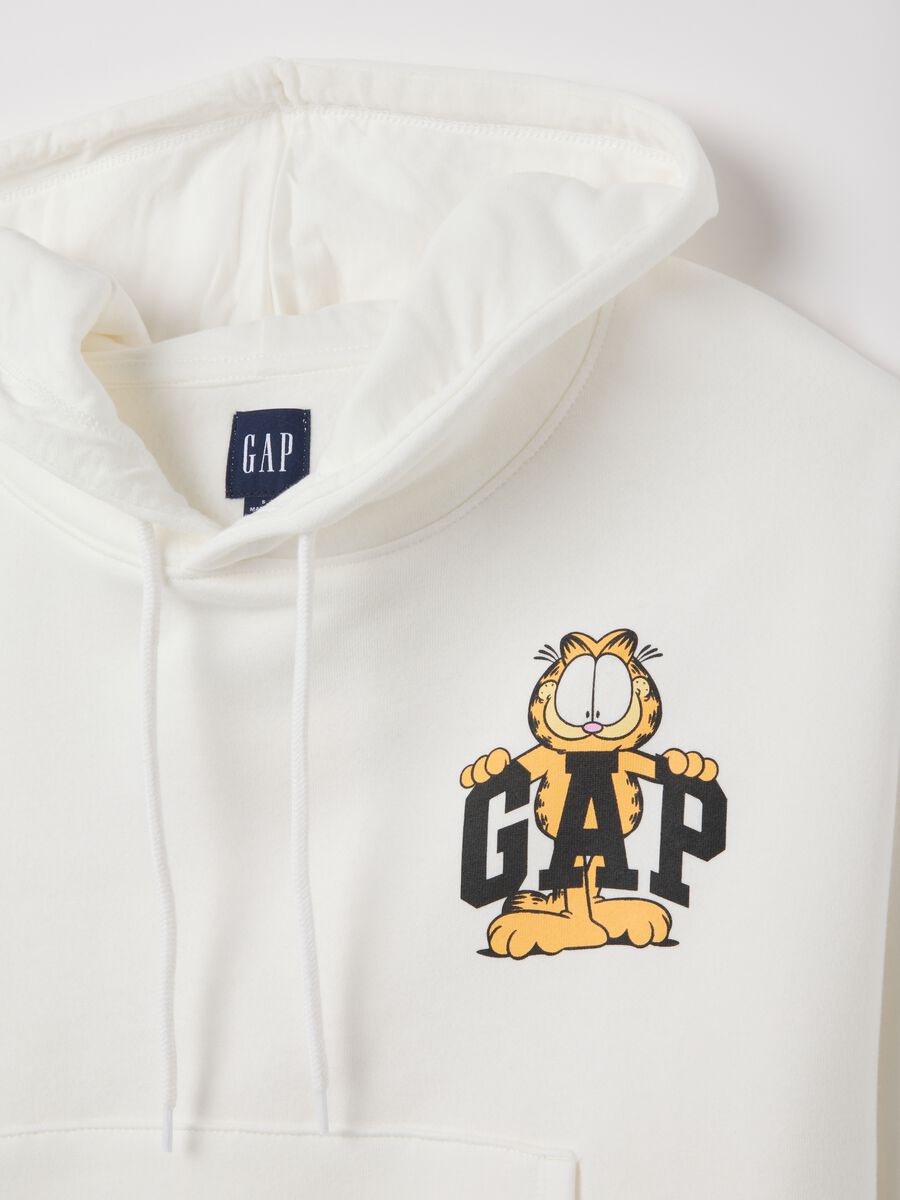 White Hoodie with Garfield Print_1