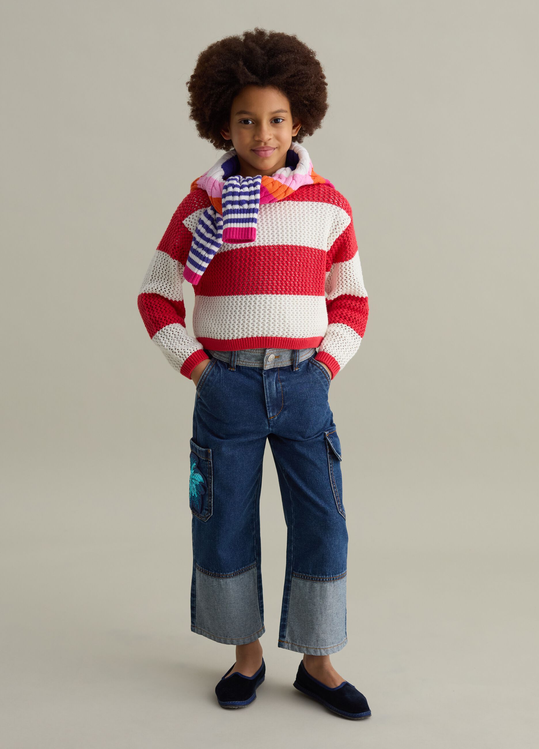 Cargo jeans with sequin flower