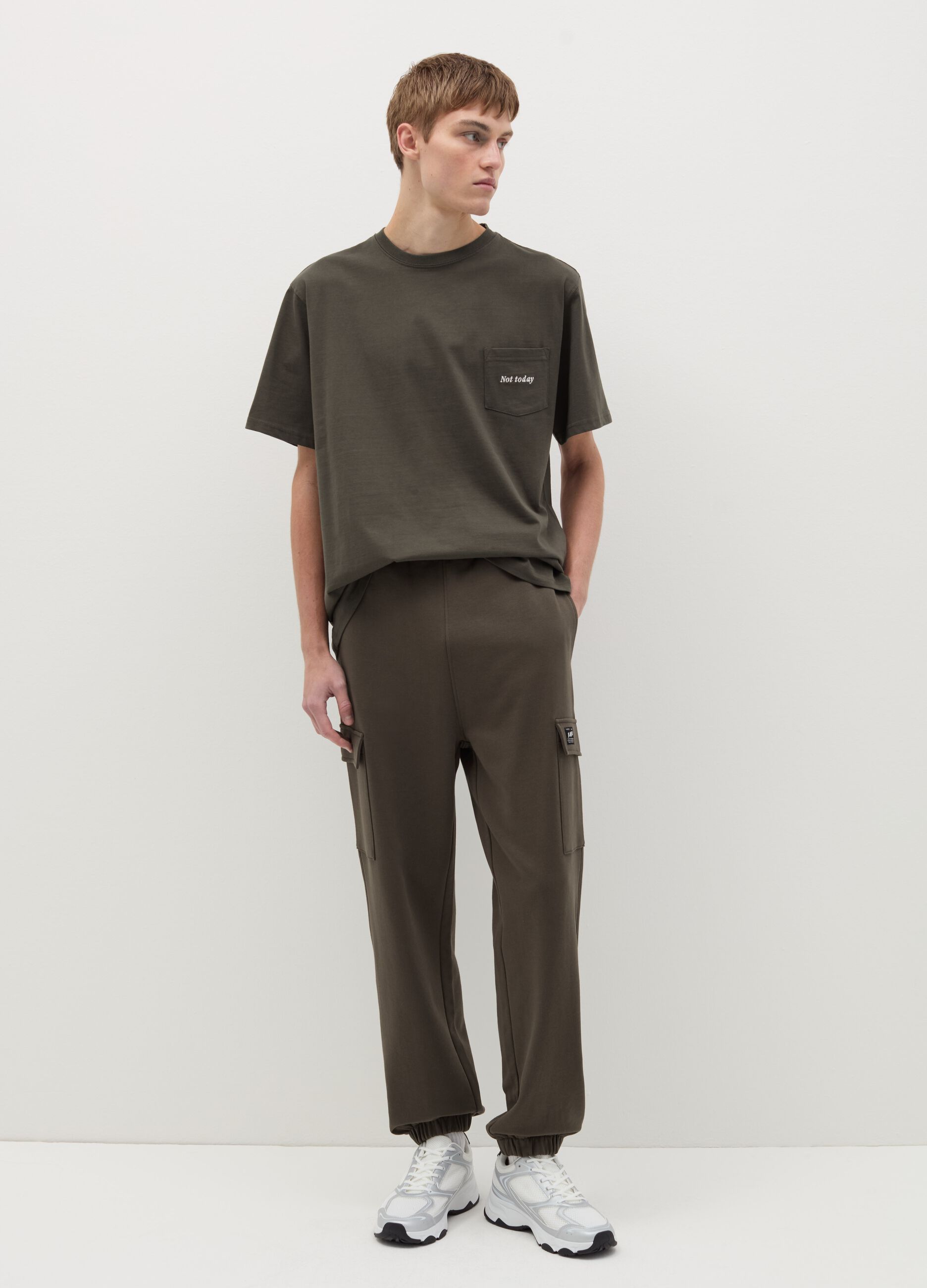 T-shirt with embroidered pocket