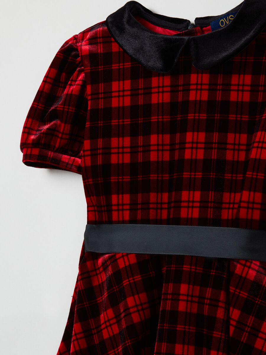 Abito in velluto con fantasia tartan_2