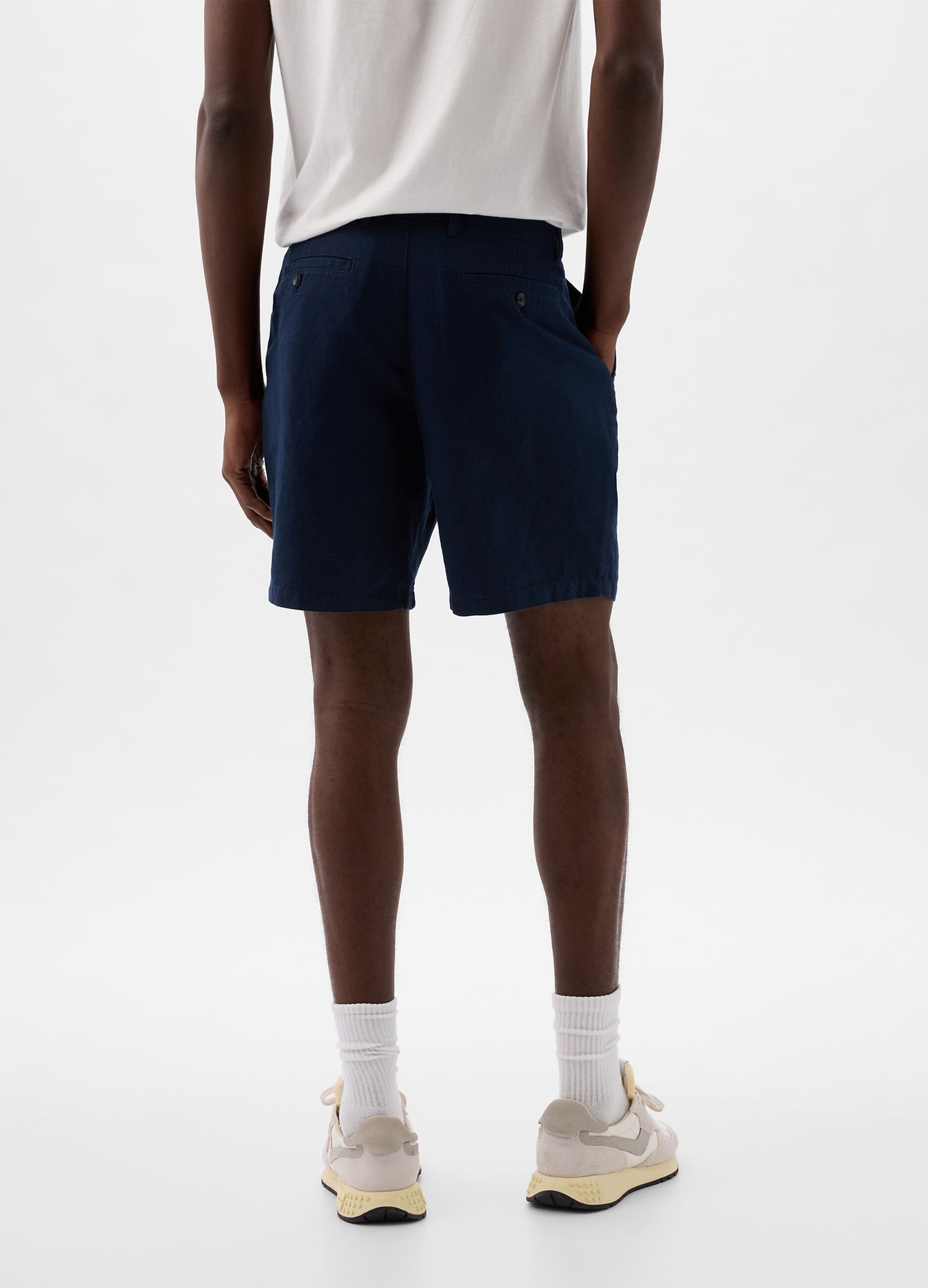 Relaxed-fit Bermuda shorts in cotton and linen