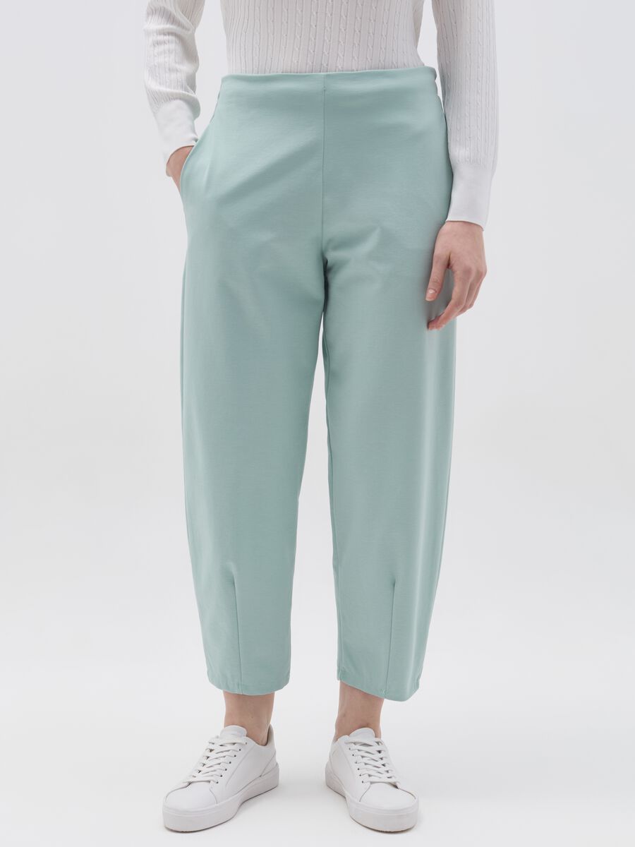 Pantalone cropped carrot fit_1