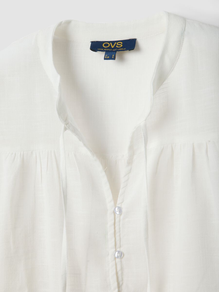 Camicia bianca con laccio in puro cotone regular fit_5