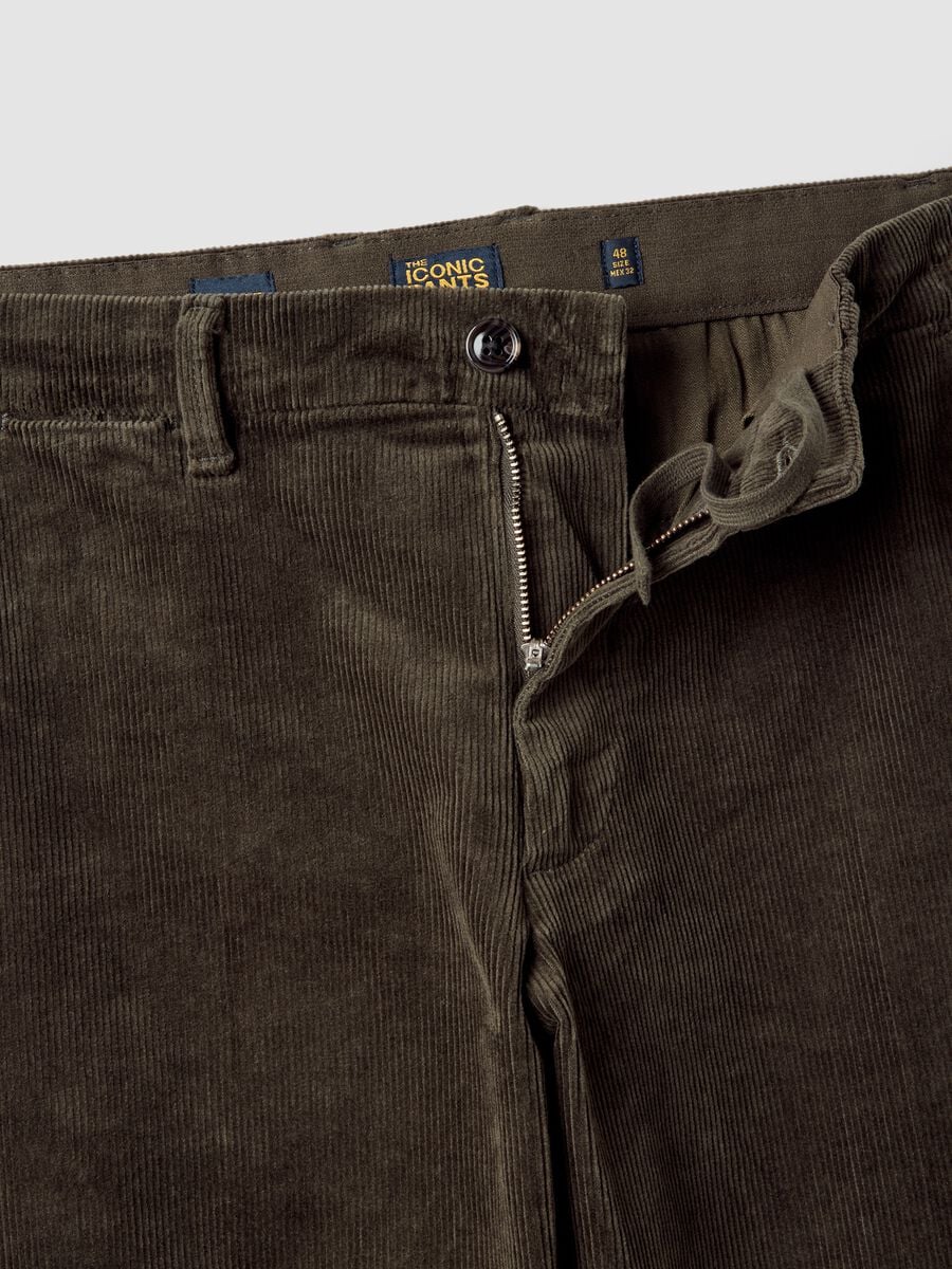 Pantaloni chino verdi in cotone elasticizzato_1