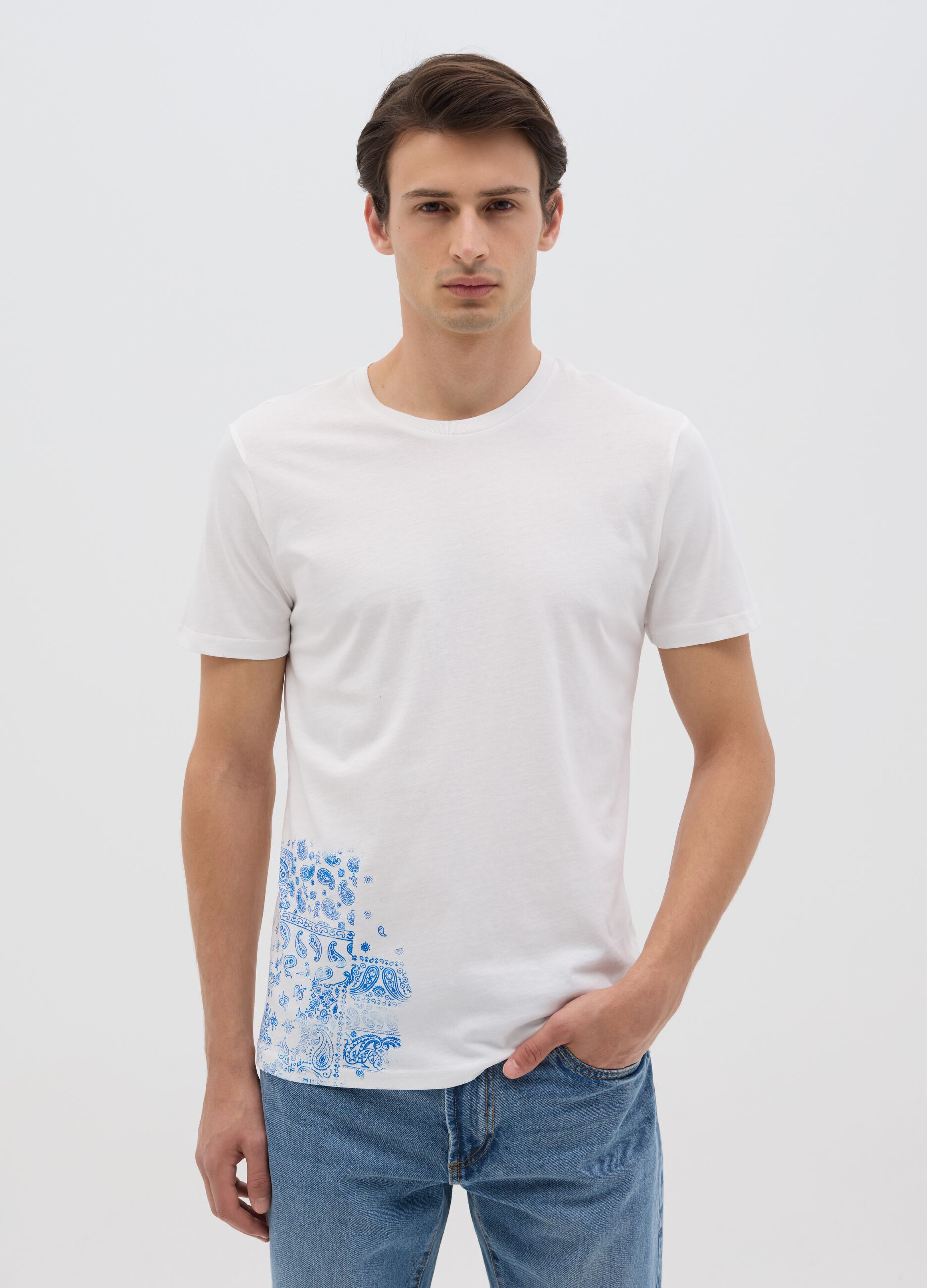 Cotton T-shirt with round neck