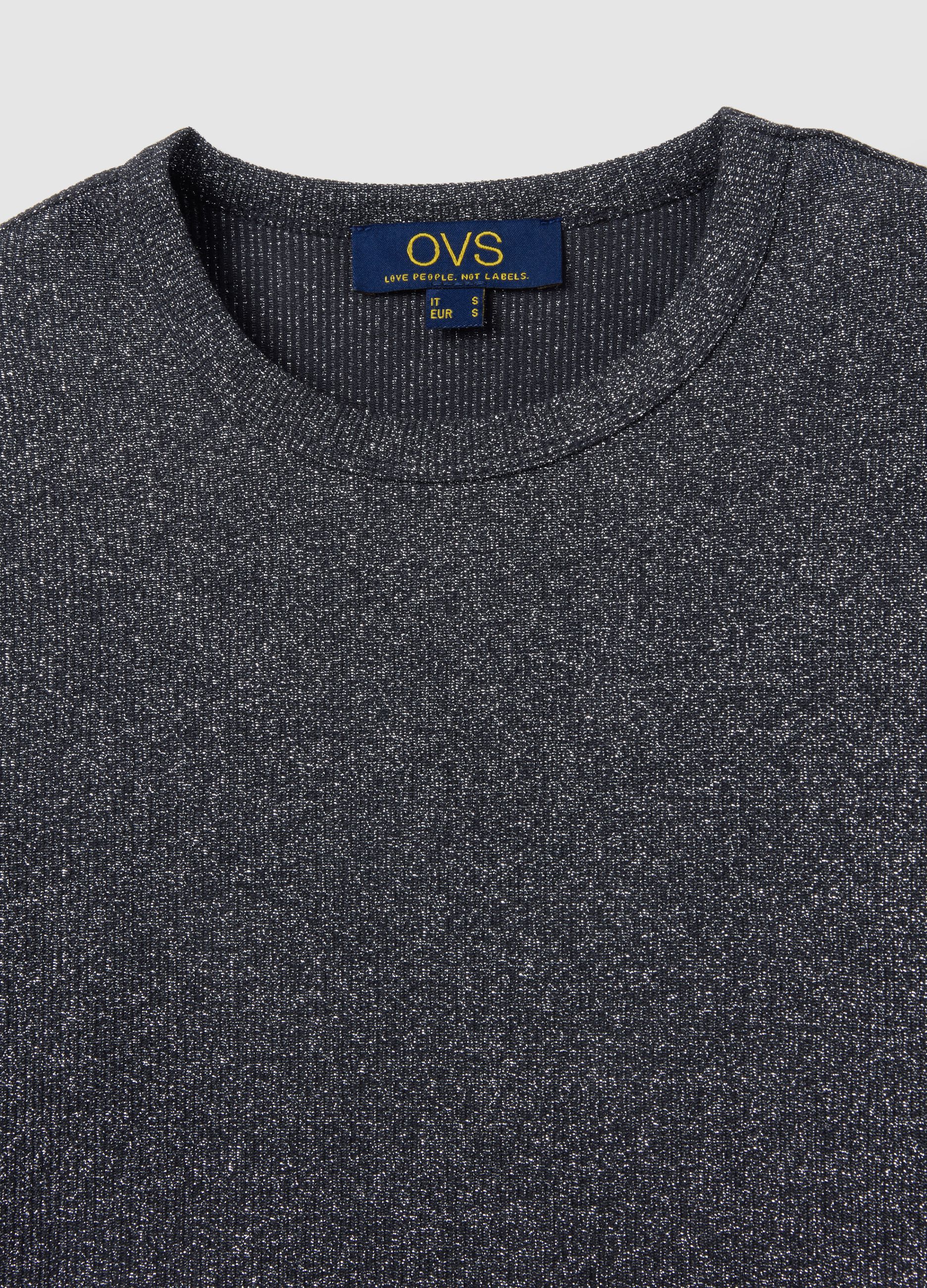 Grey long-sleeve shirt