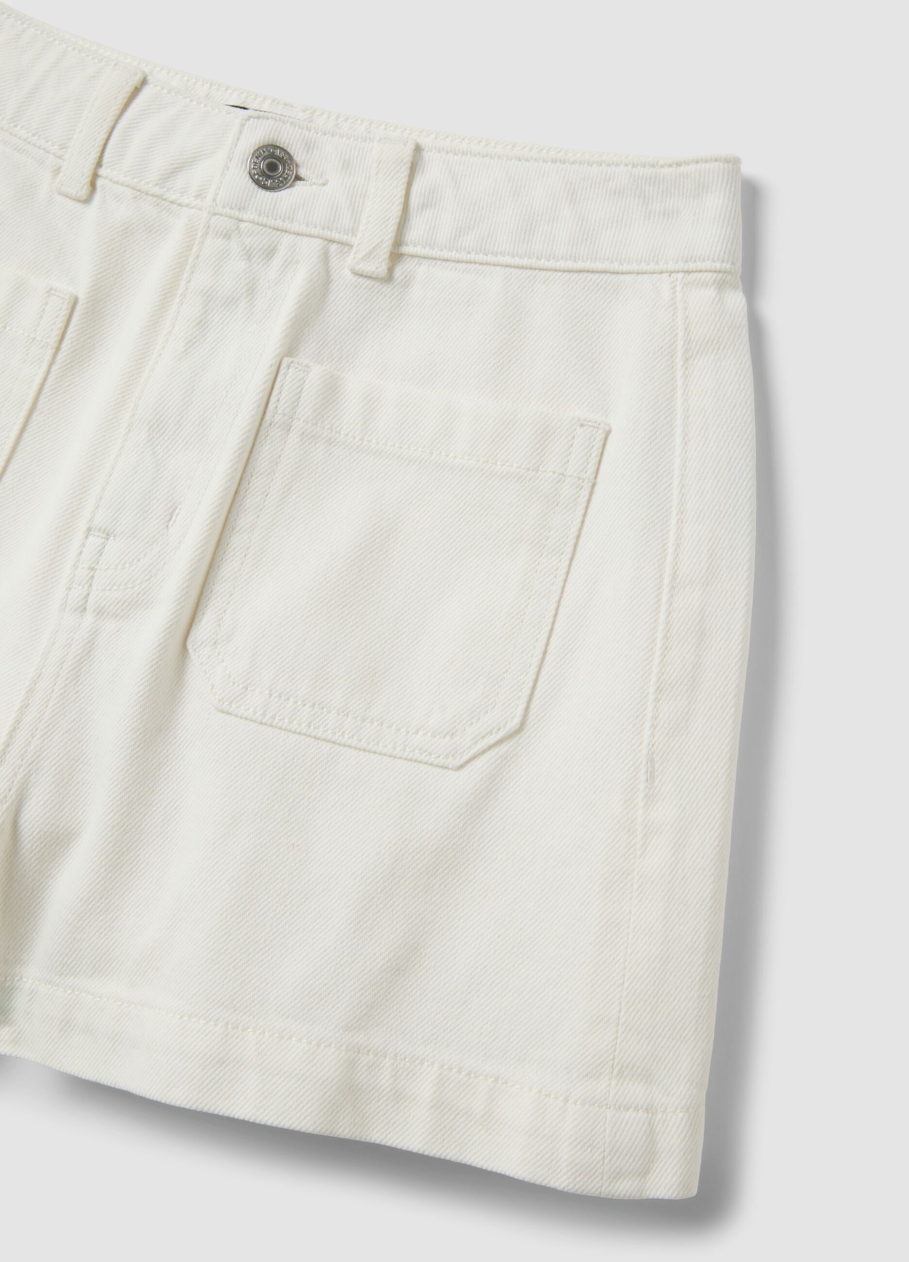 White pure cotton Bermuda shorts