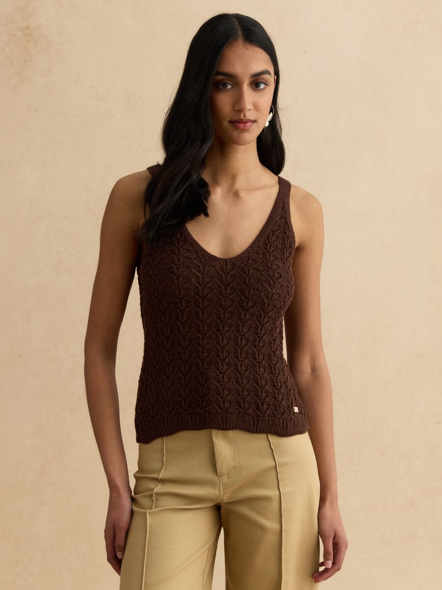Brown pure cotton vest with perforated texture_2