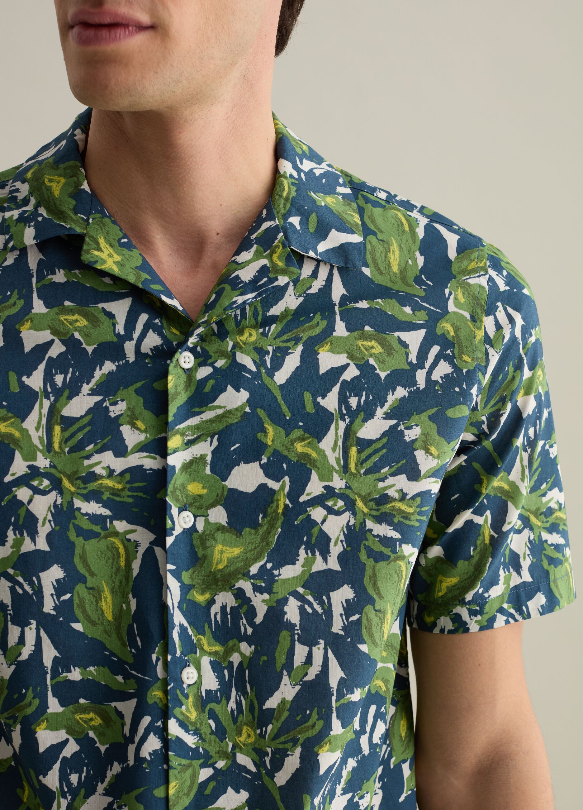 Camicia a maniche corte con stampa botanica