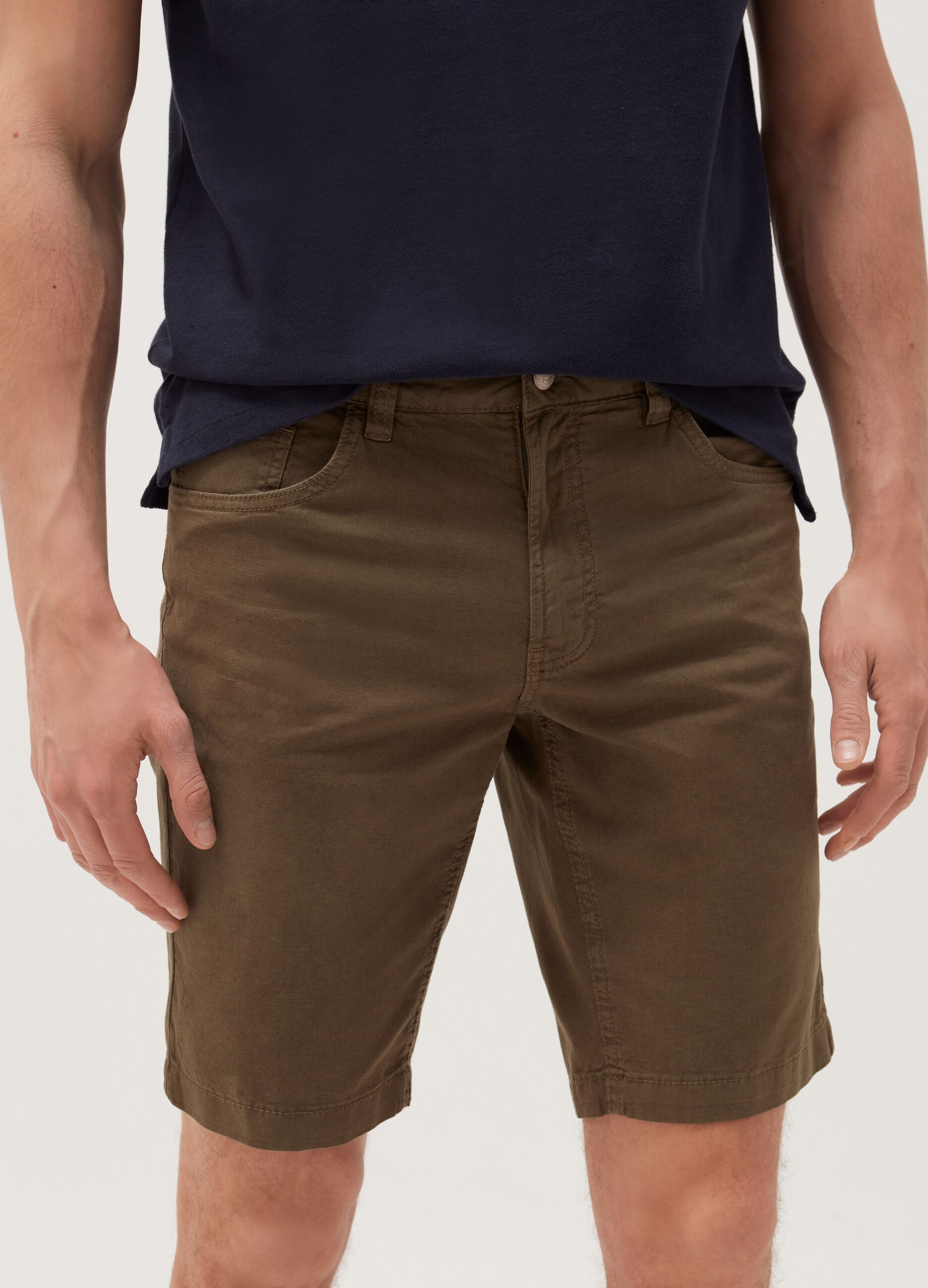 Bermuda shorts with five pockets in linen and cotton