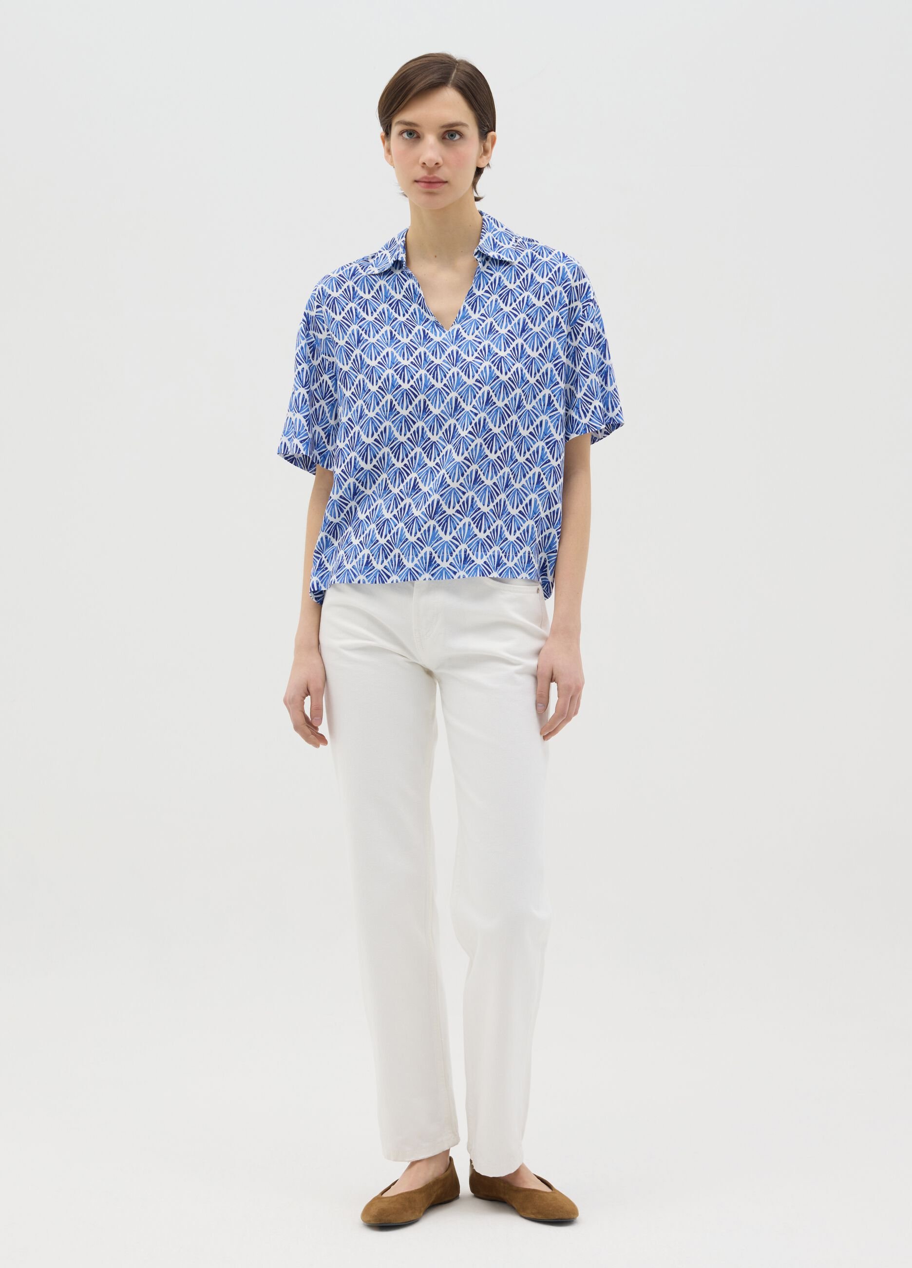 Blusa in viscosa con scollo a polo