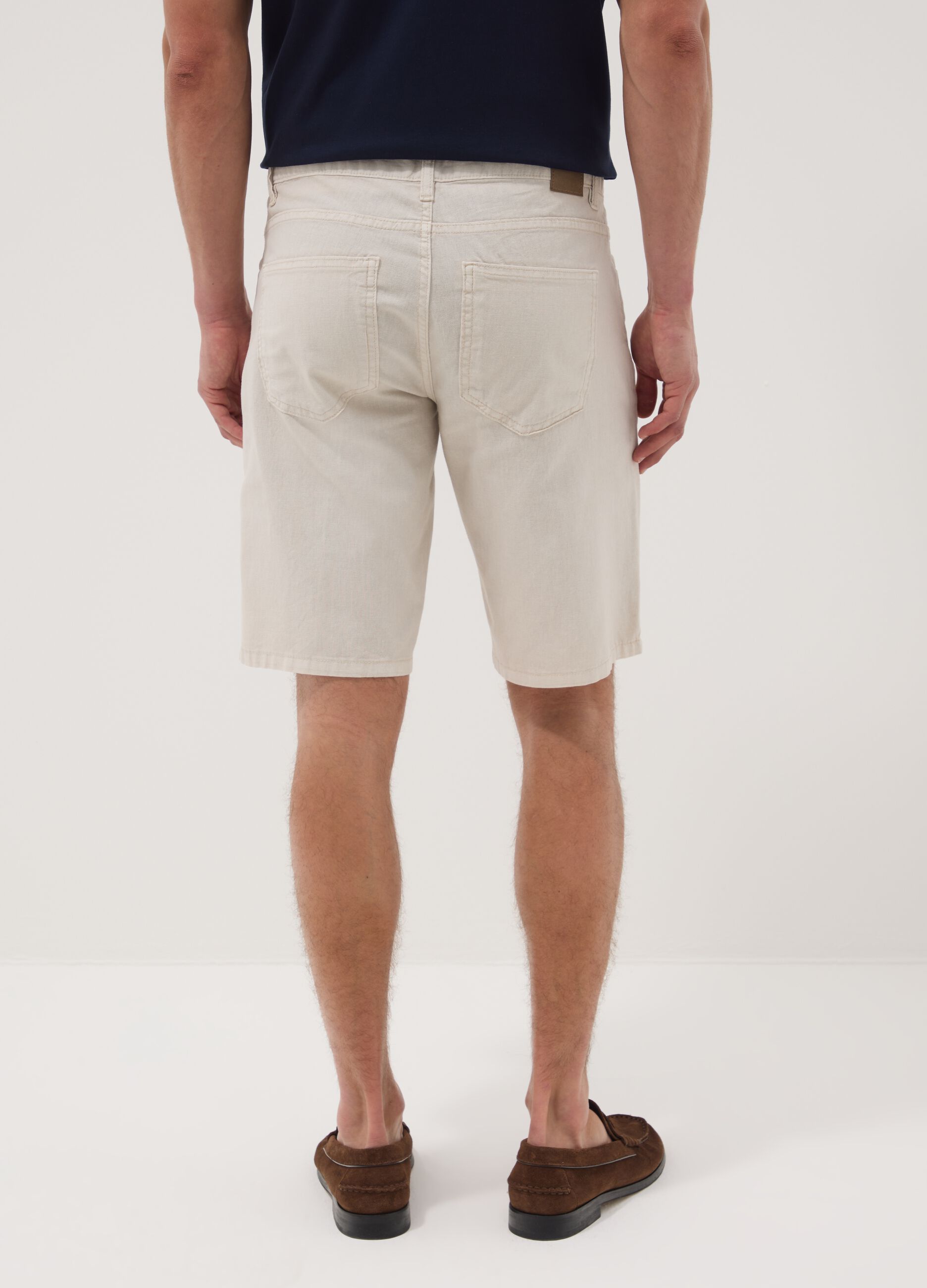 Beige linen-cotton blend five-pocket Bermuda shorts