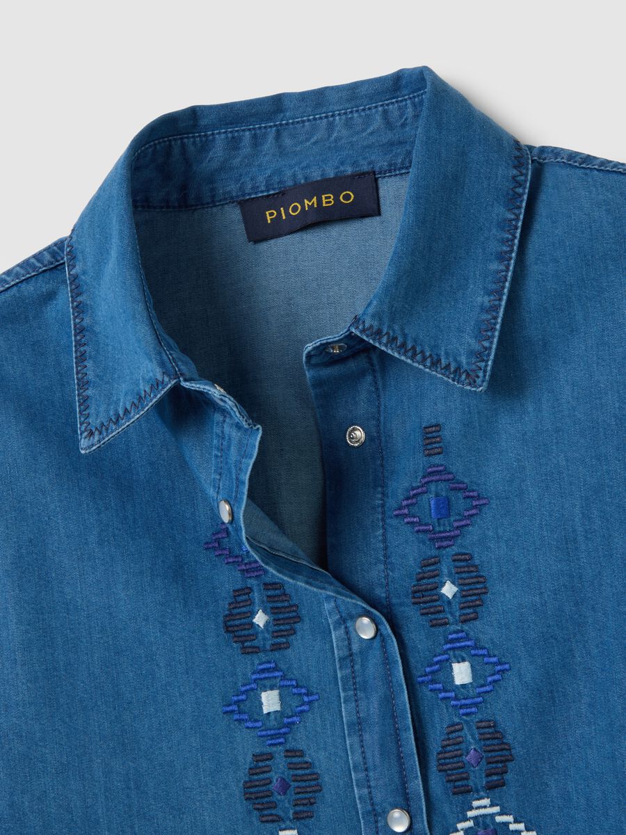 Blue cotton shirt with geometric embroidery_5
