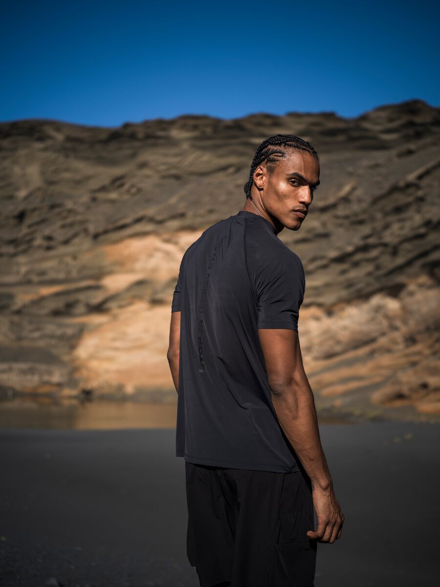 Technical Ultralight Black T-shirt_0