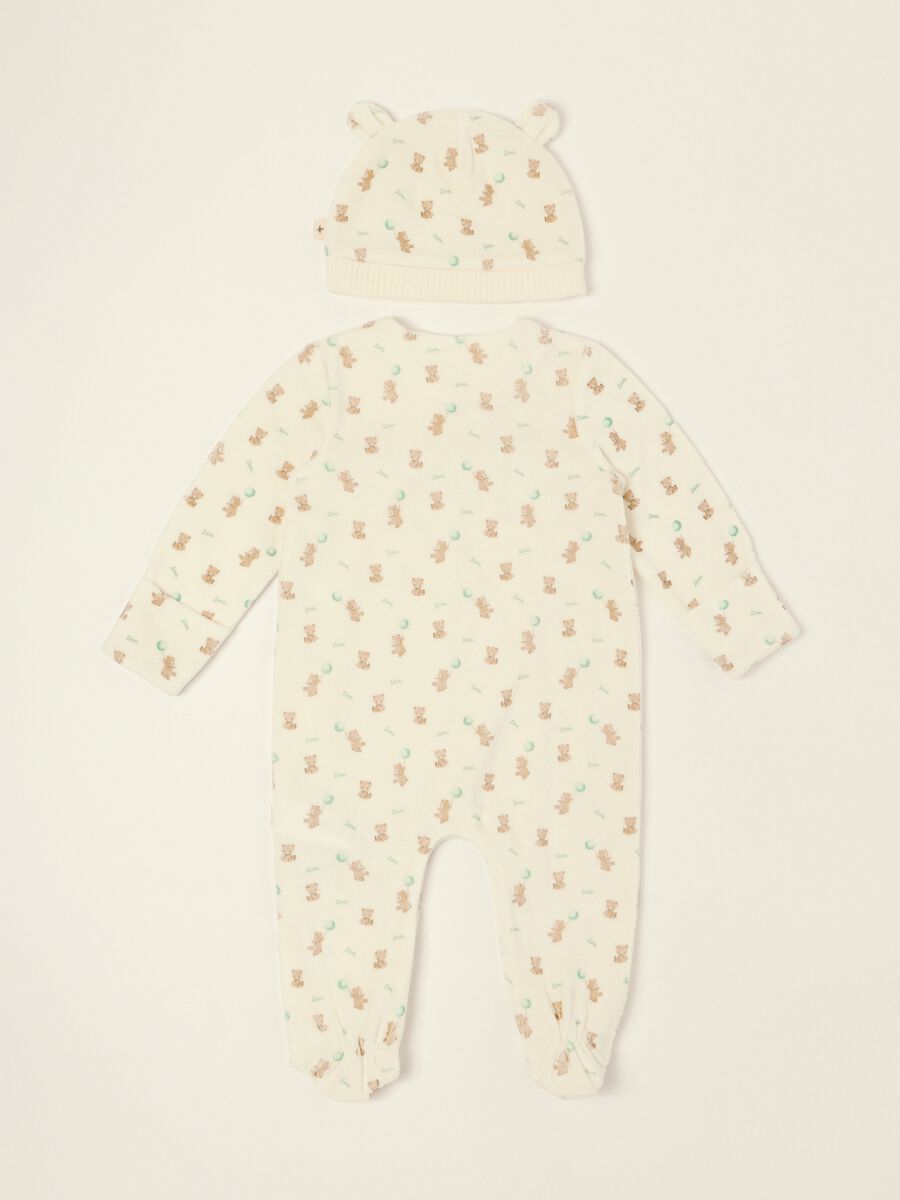 White baby sleepsuit with teddy bear print_3