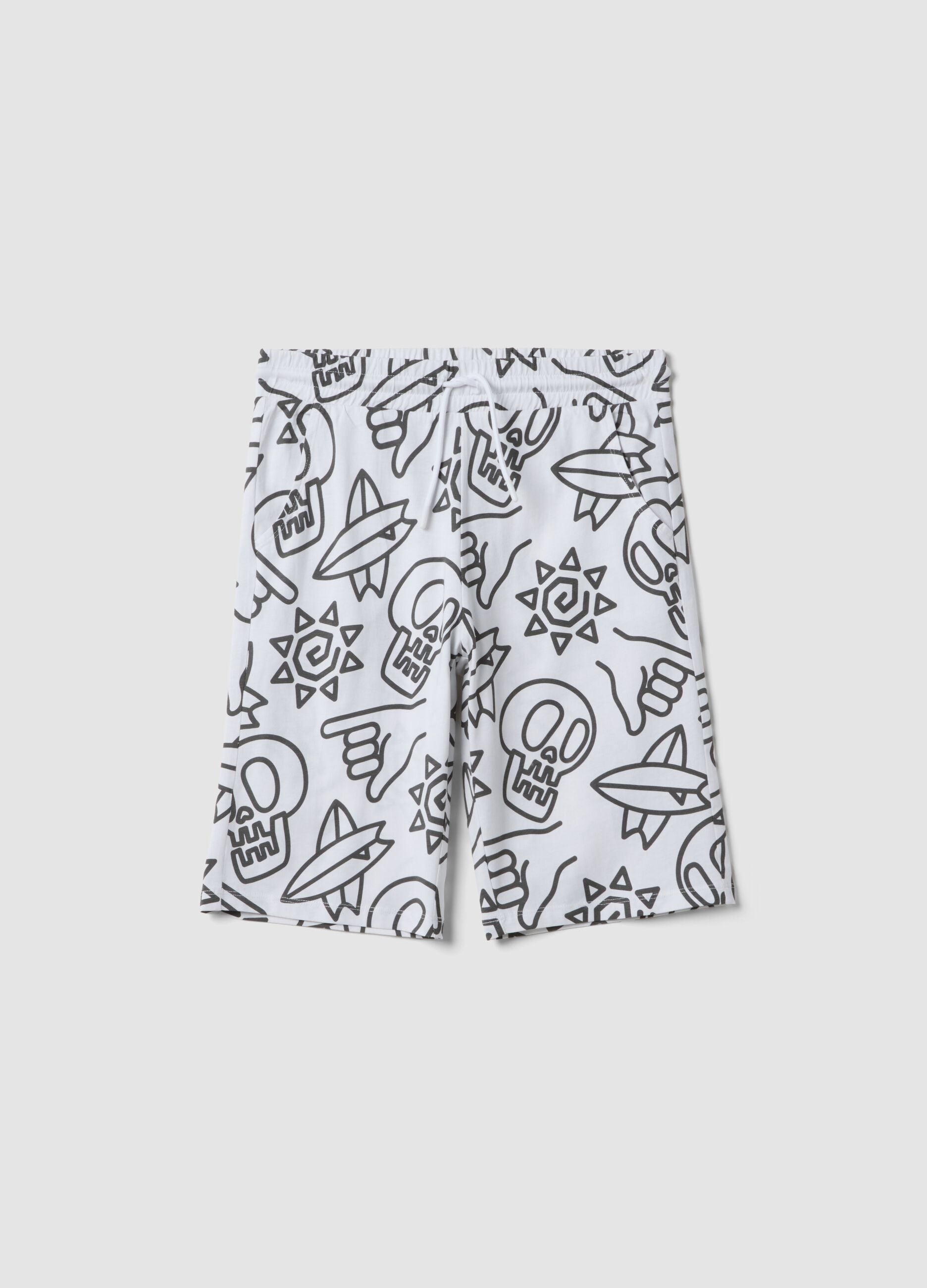 White pure cotton all-over print shorts for boys, regular fit