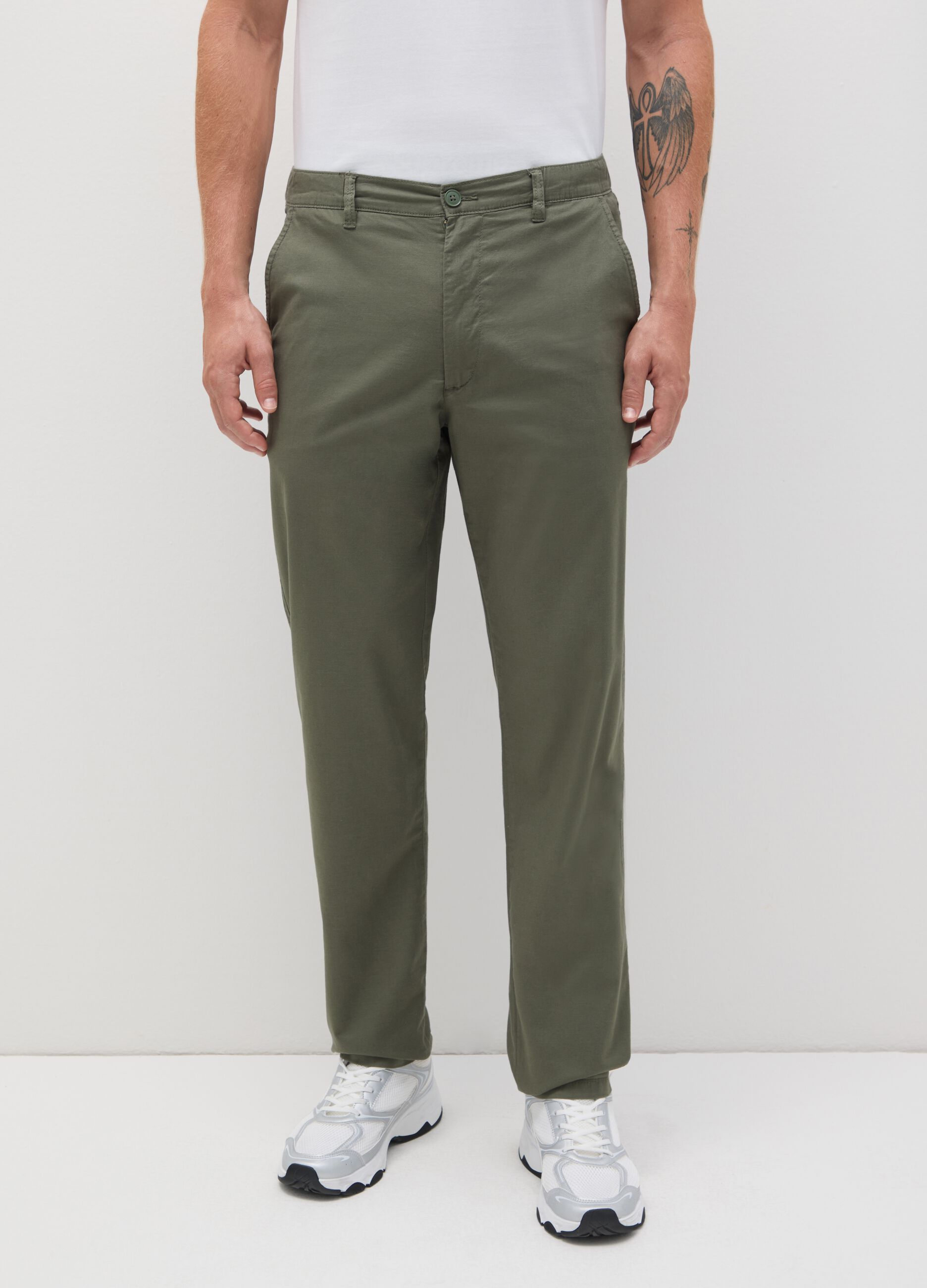Green relaxed-fit trousers in viscose and linen