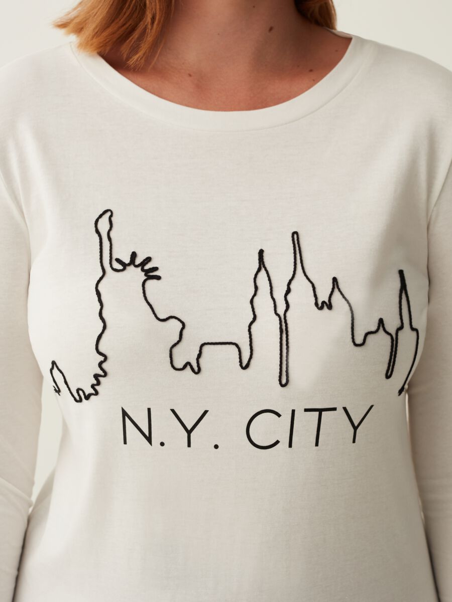 T-shirt con ricamo skyline Curvy_3