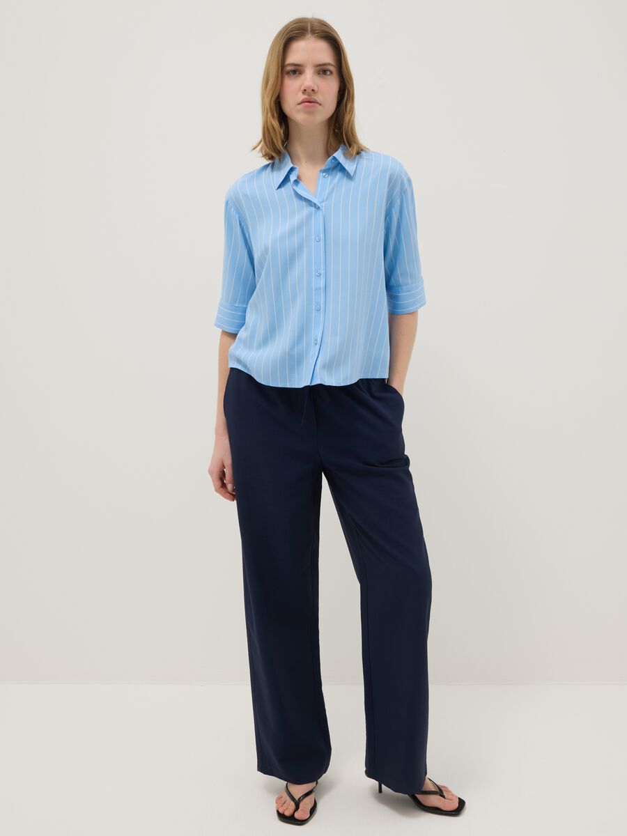 Camicia in pura viscosa azzurra a righe regular fit_1