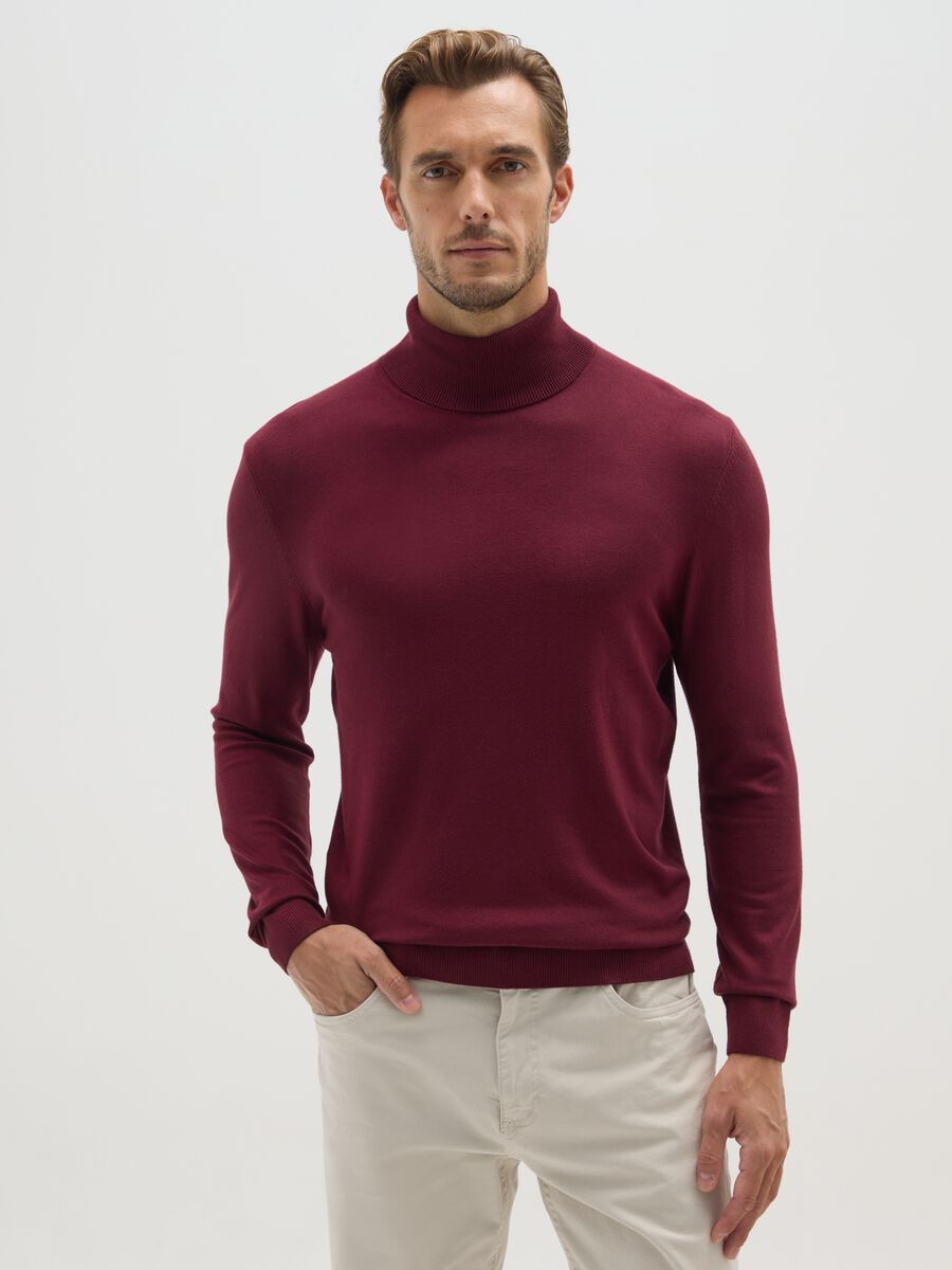 Red regular fit turtleneck_0