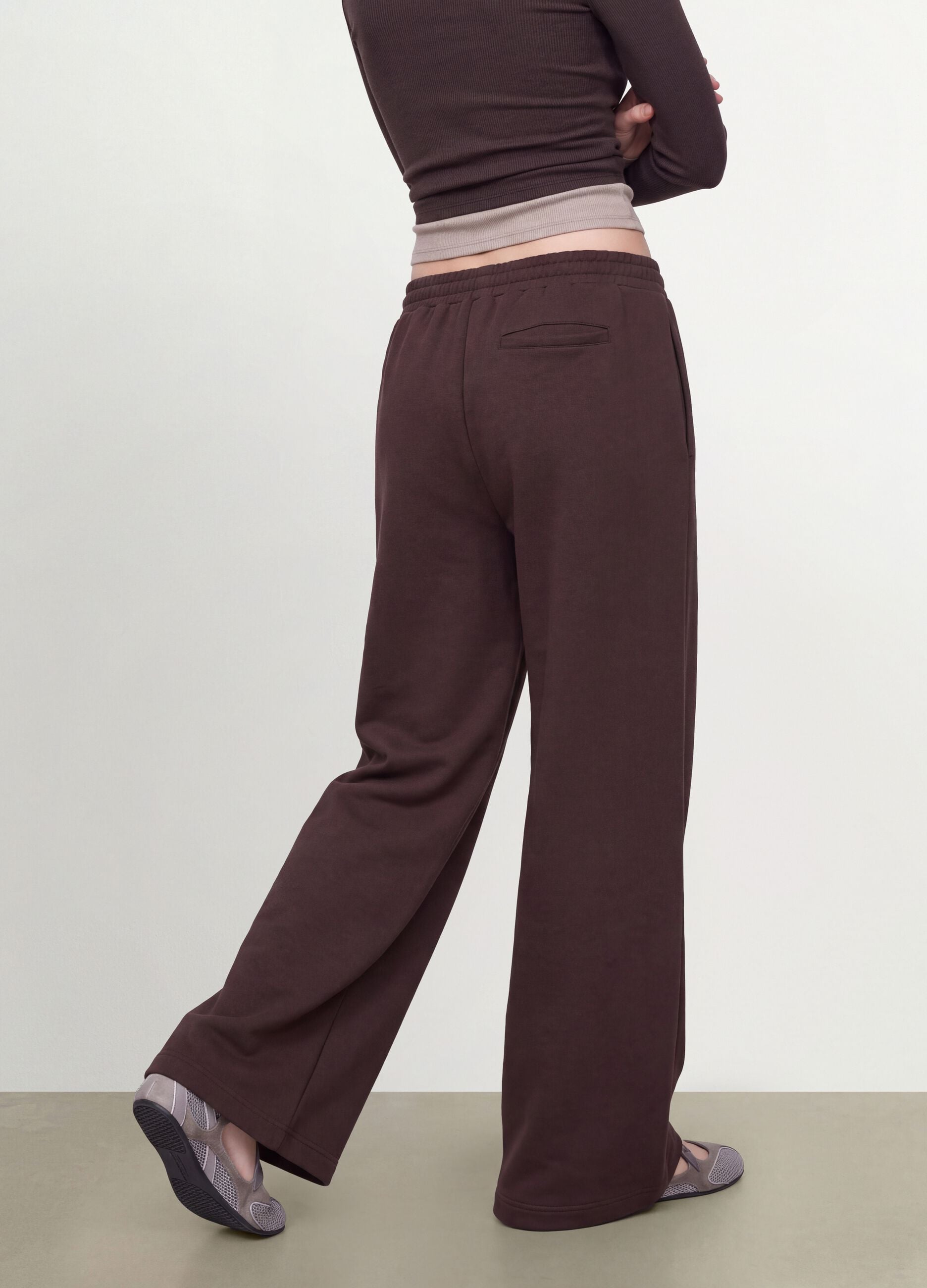 Brown wide-leg trousers in stretch modal with drawstring