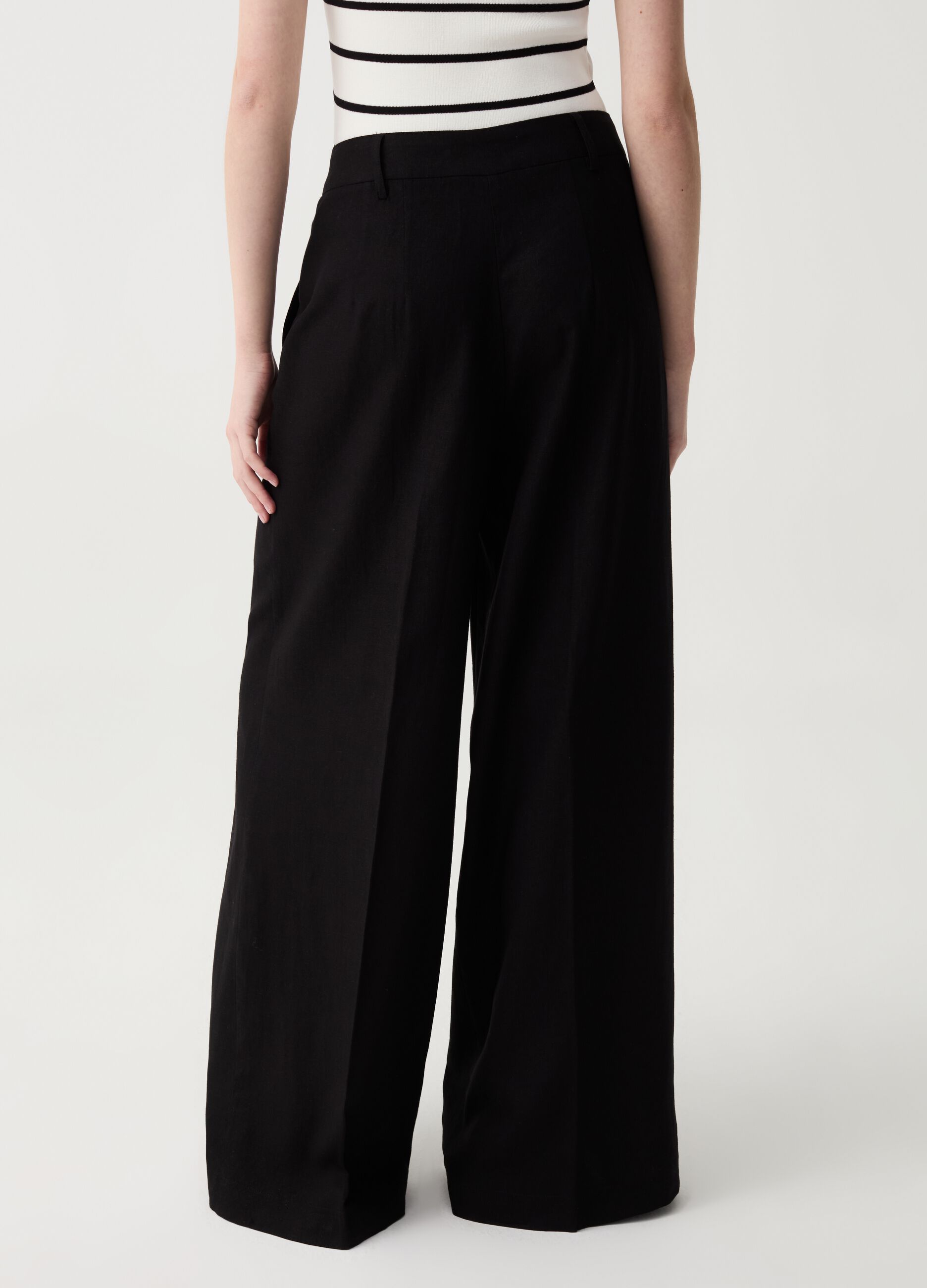 Pantalone palazzo wide leg con pinces