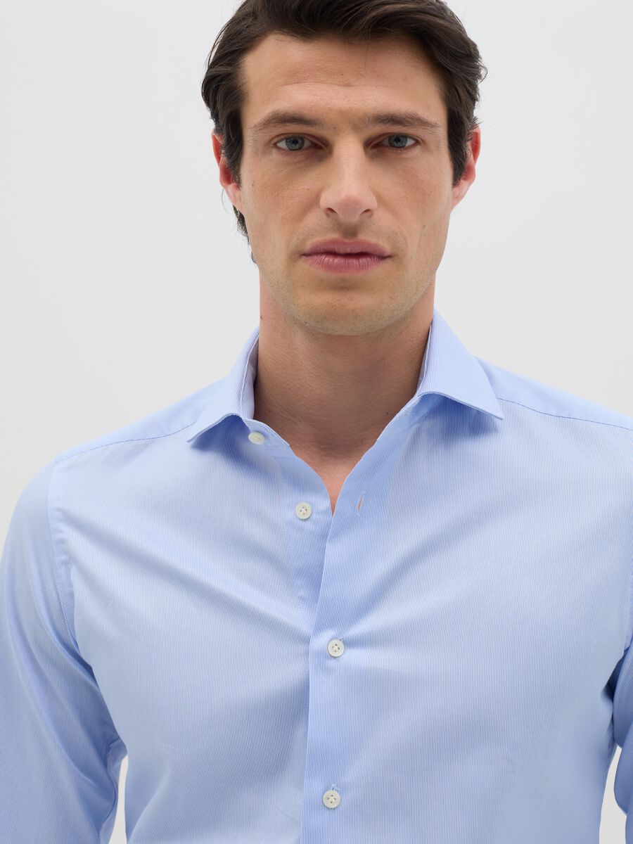 Men’s light blue slim-fit shirt in 100% cotton_1