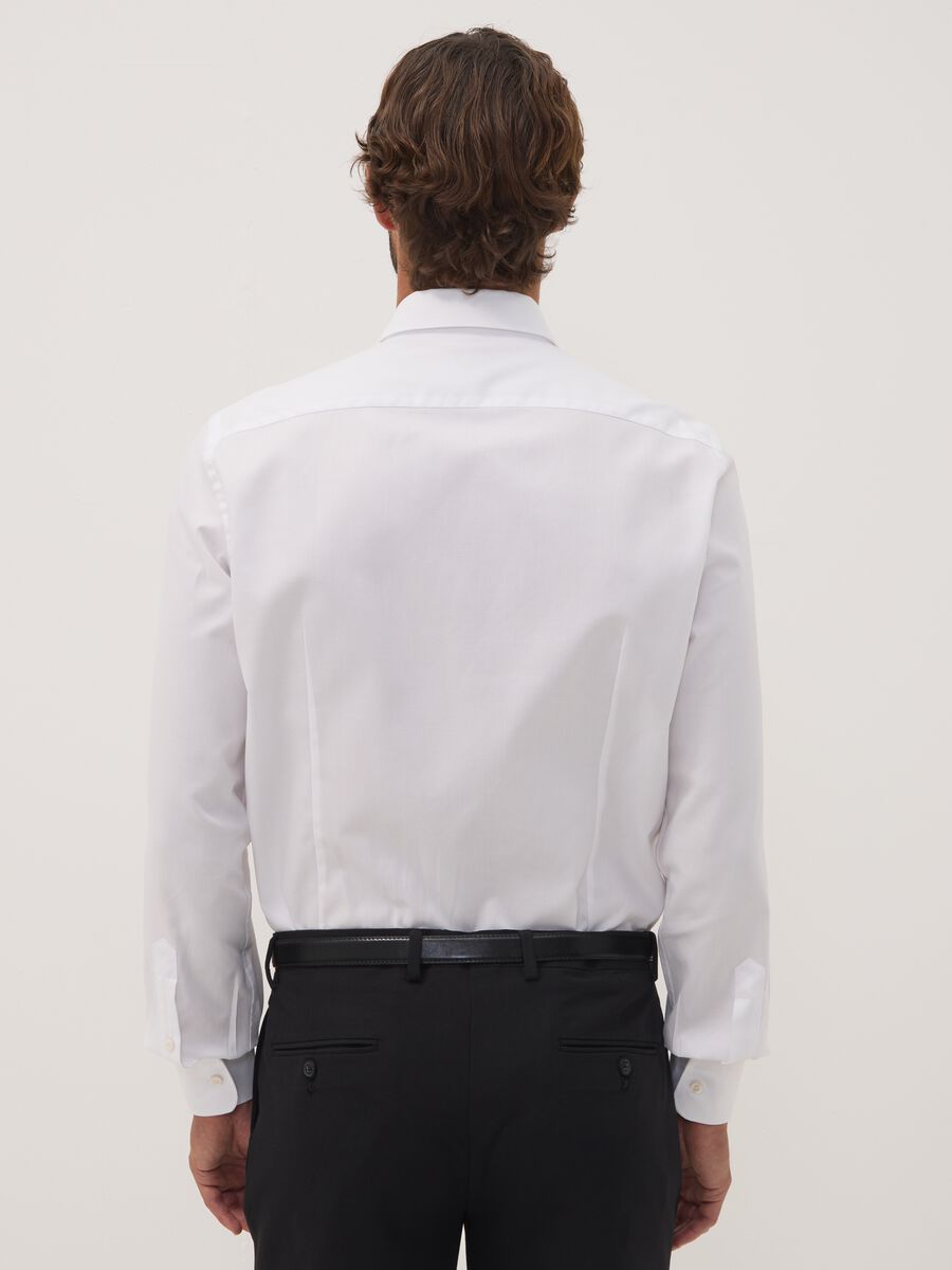 Camicia bianca in puro compact cotton con collo francese slim fit_3