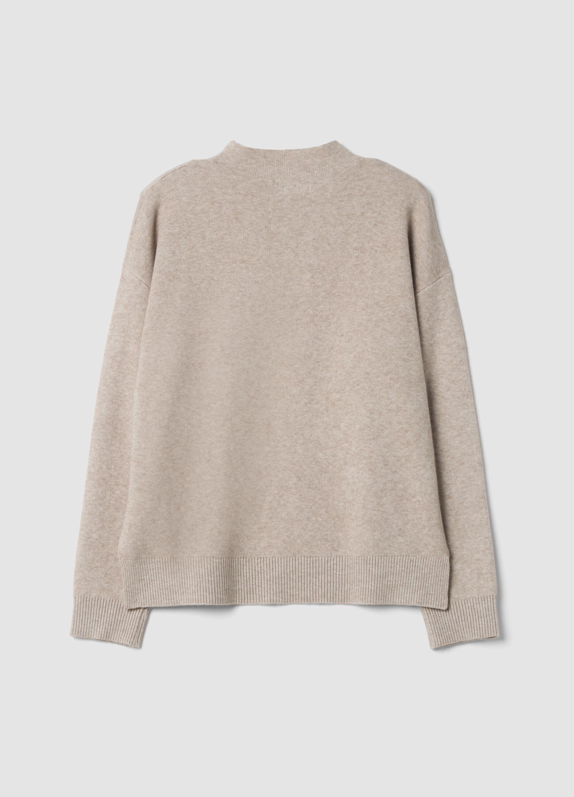 Maglia cammello in misto viscosa con ricamo paillettes regular fit