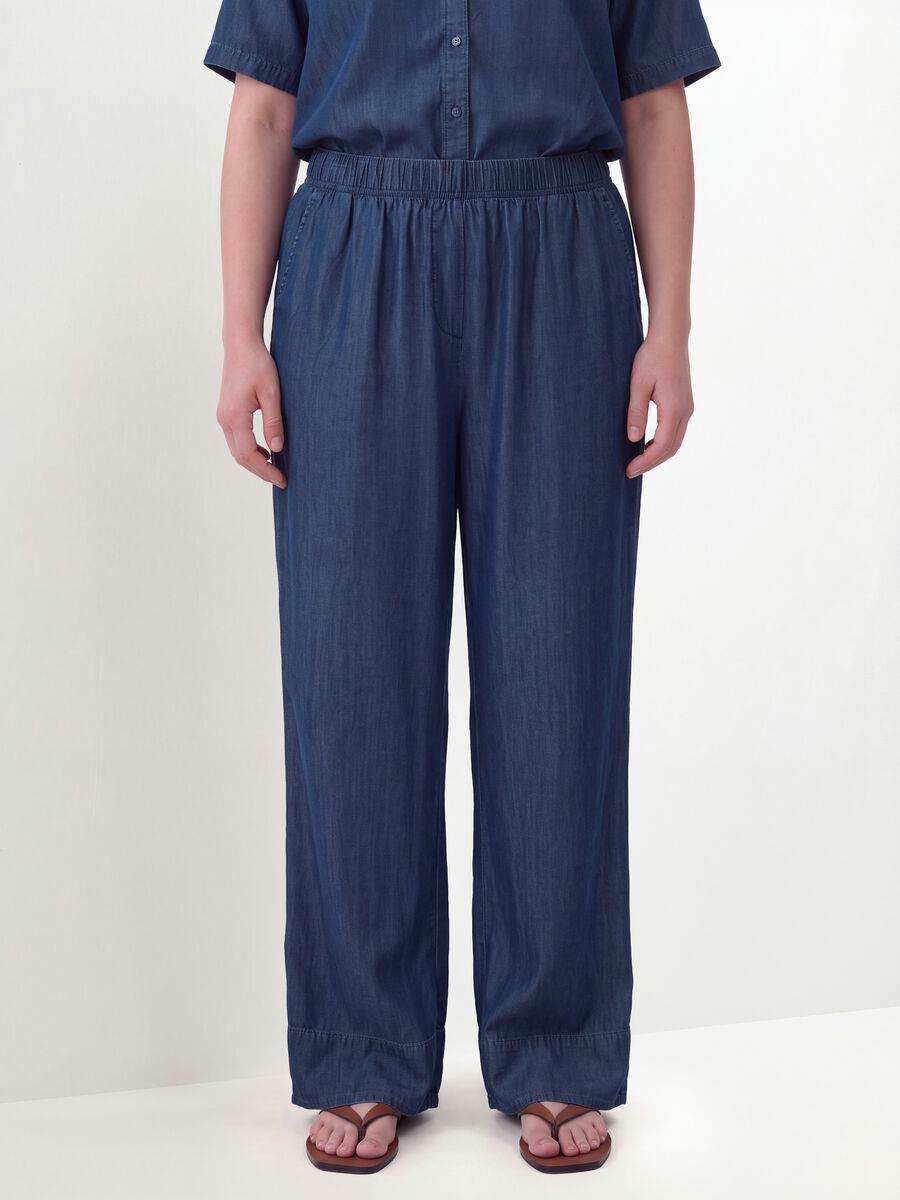 Pantaloni blu in puro lyocell con vita elasticizzata regular fit_1