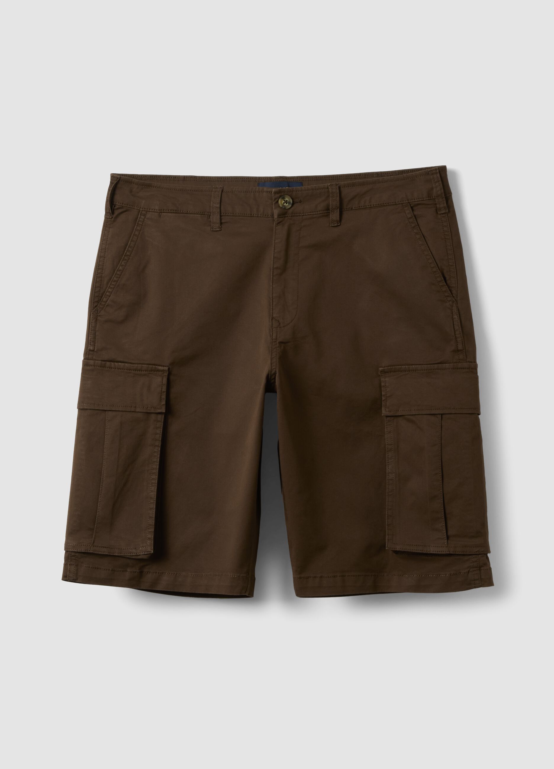 Brown stretch cotton cargo shorts, regular fit