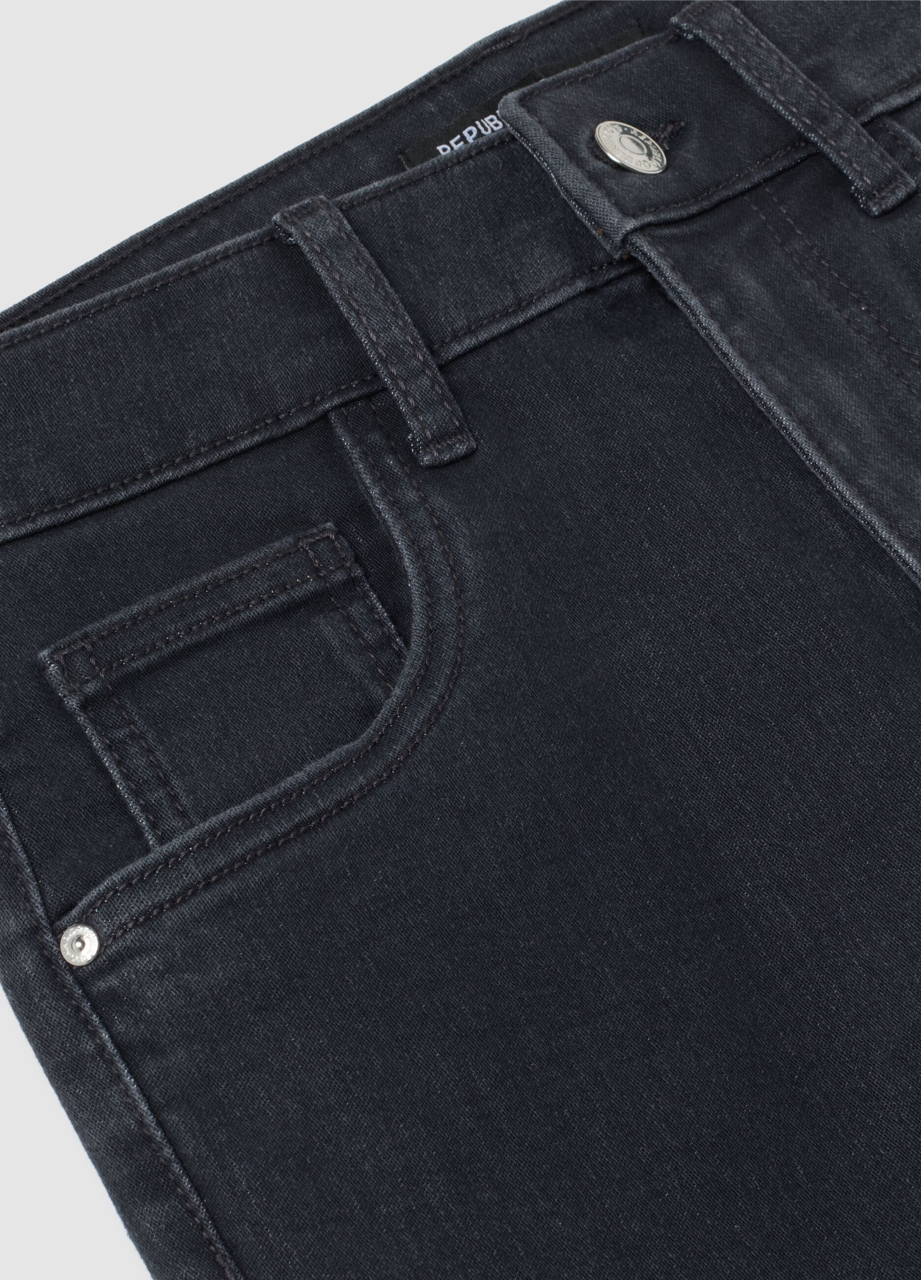 Jeans in denim nero slim fit