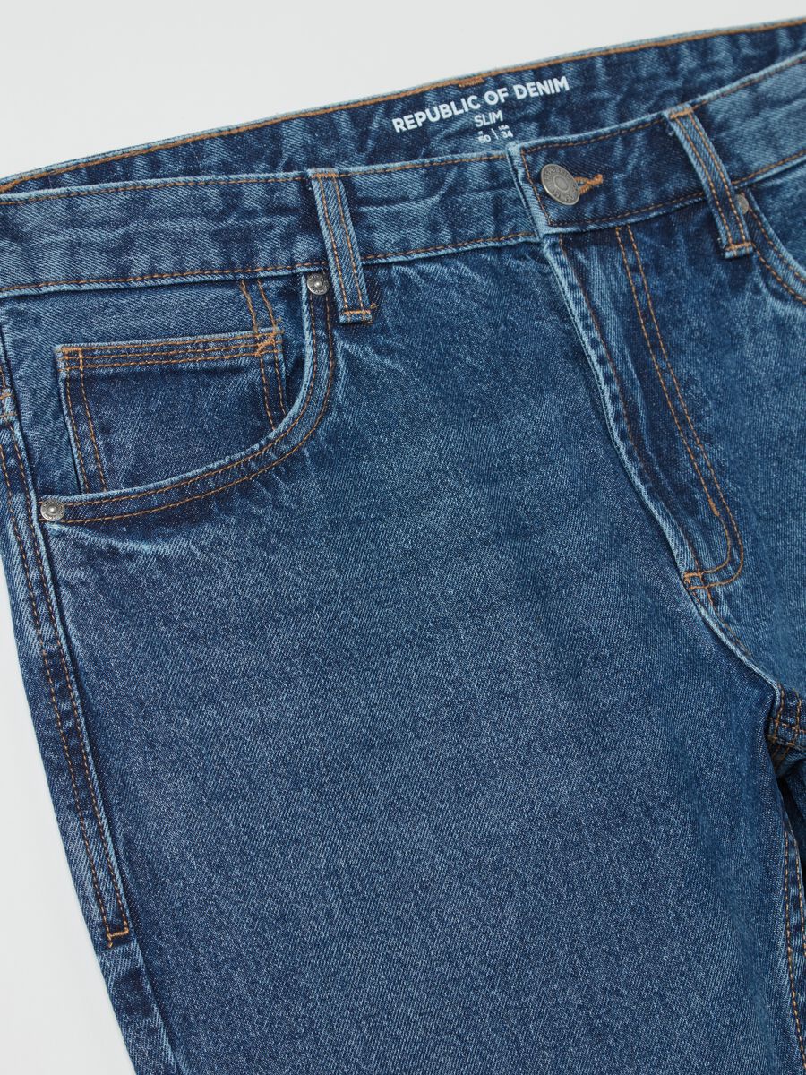 Slim-fit jeans with five pockets_5