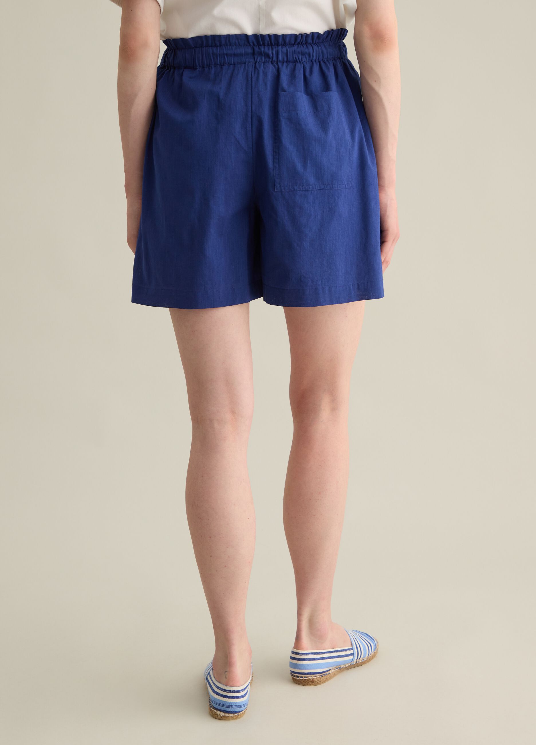 Women’s blue shorts in 100% cotton with regular fit