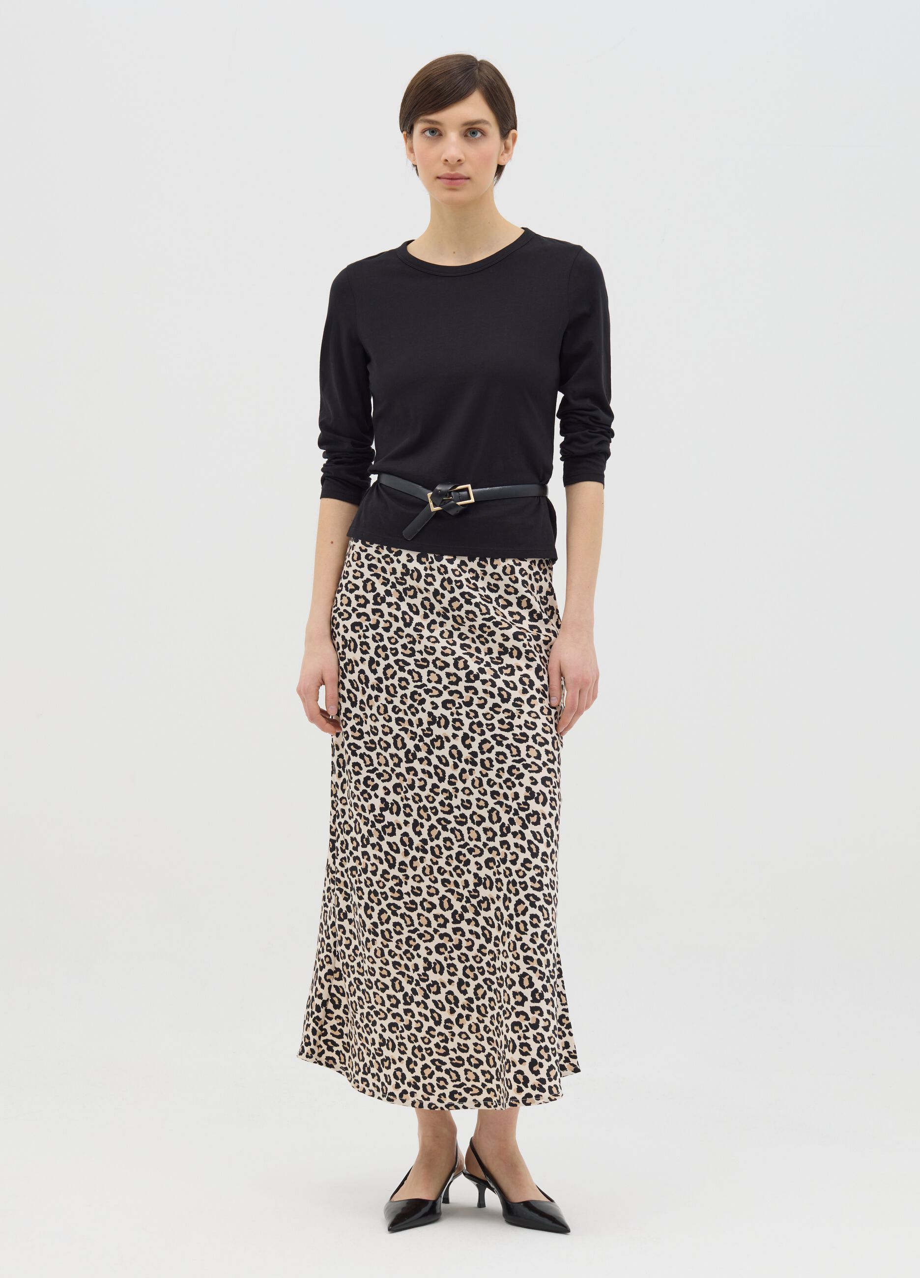 Long skirt in animal print satin