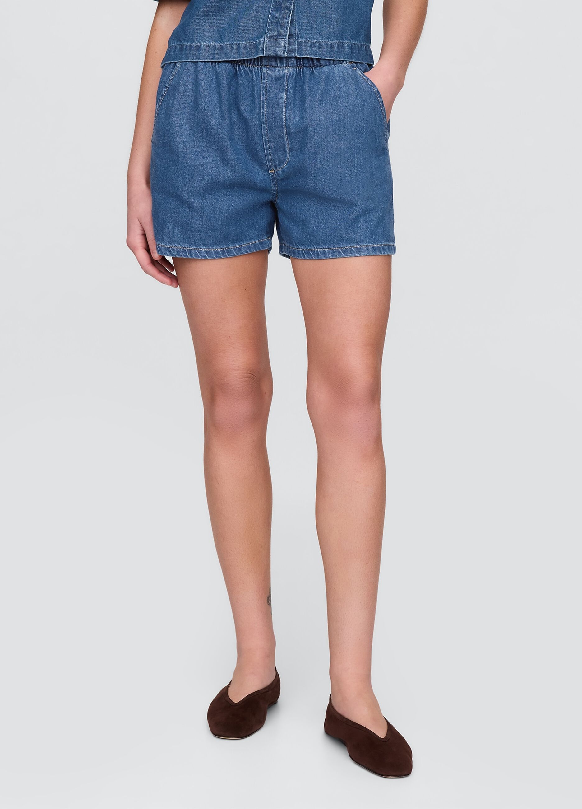 Denim shorts with elastic waistband