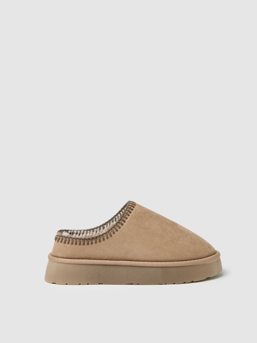 Beige-lined rain boots_0
