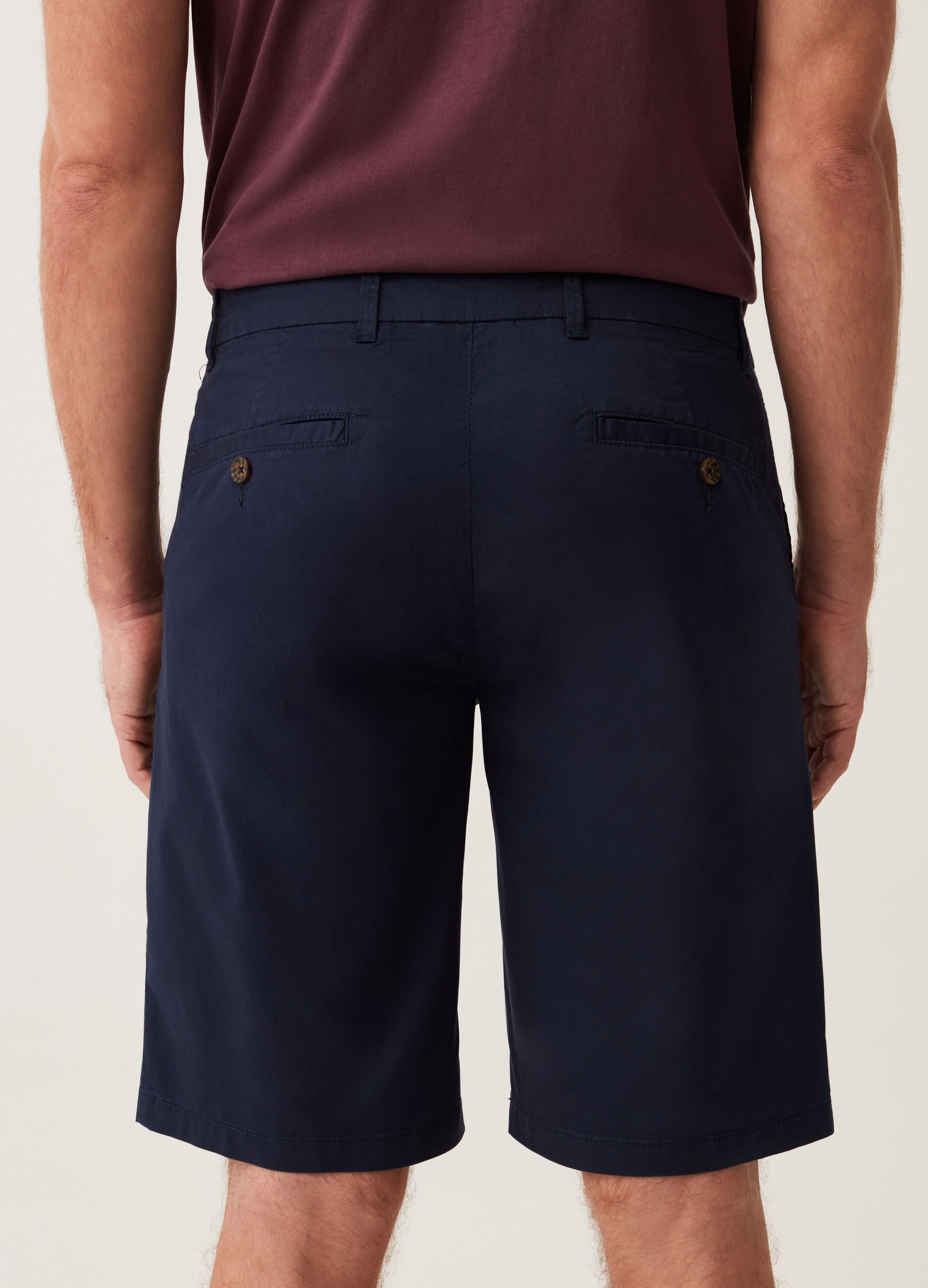 Bermuda chino con pinces_2