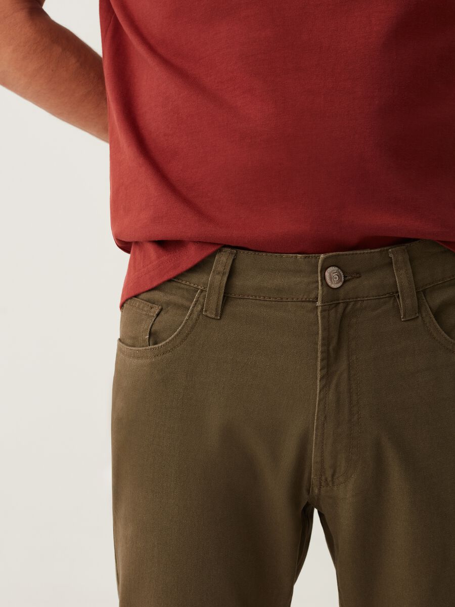Pantaloni regular fit cinque tasche_3
