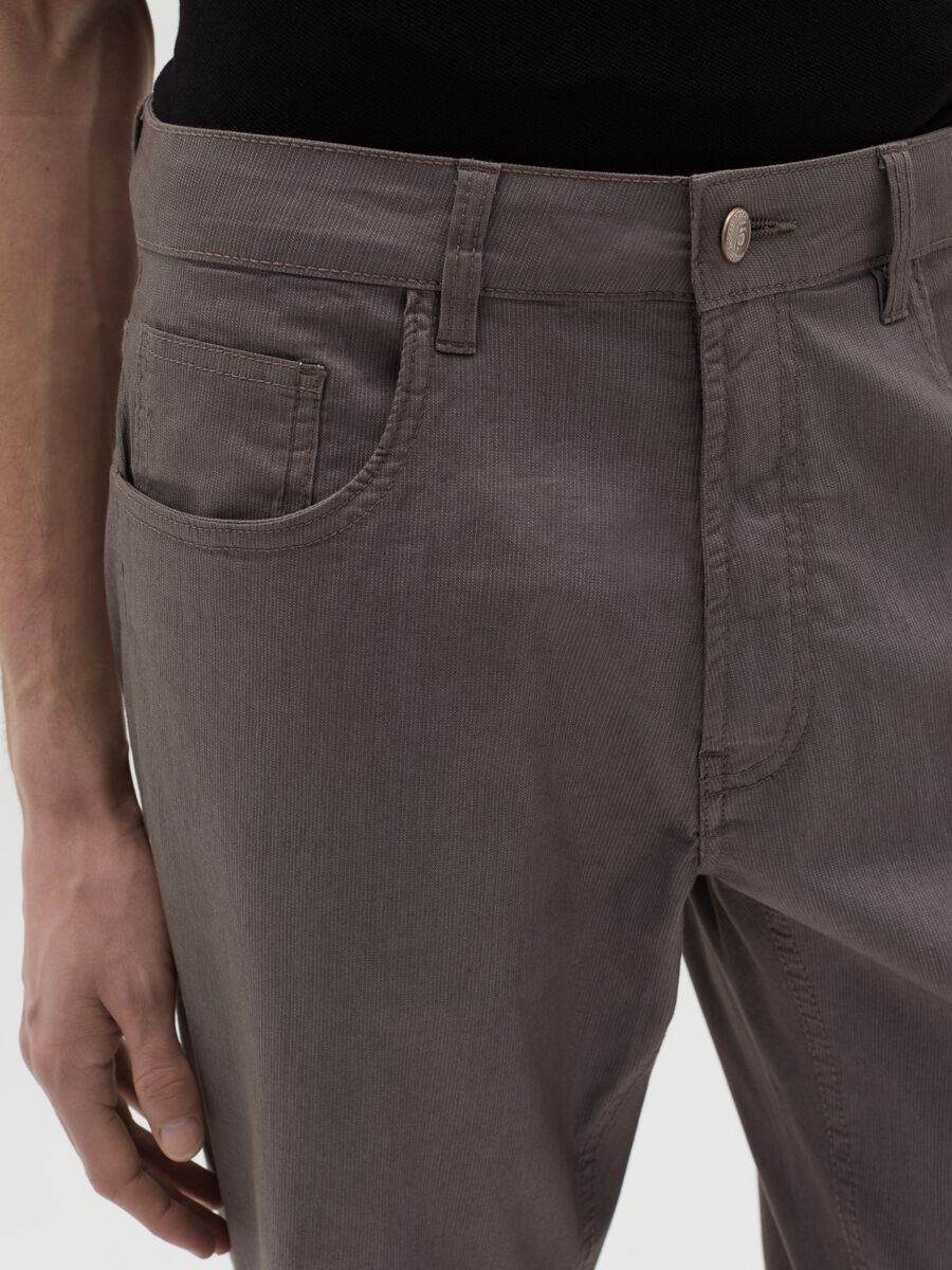 Five-pocket trousers with micro weave_2